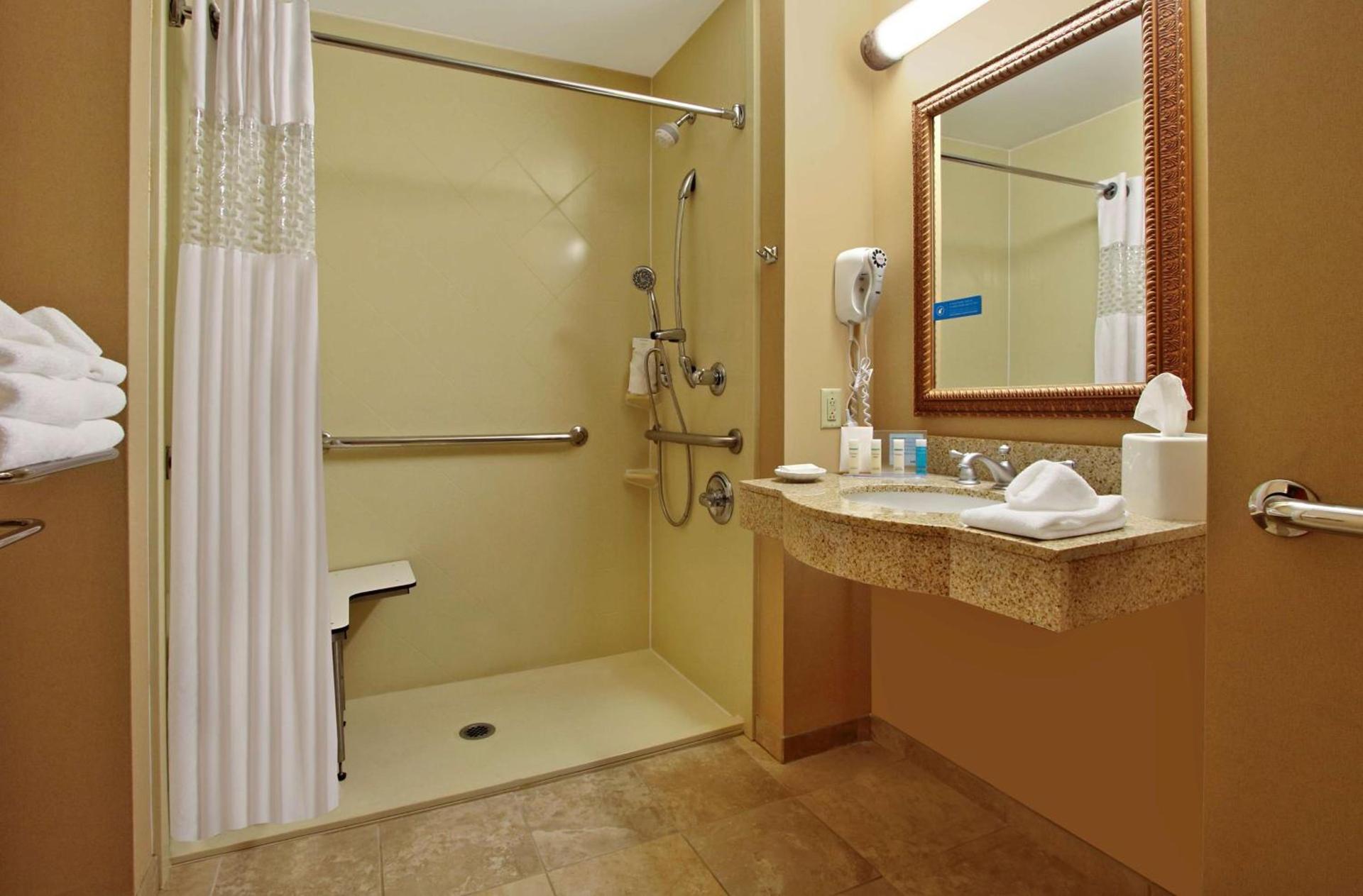Hampton Inn & Suites Madisonville photo 19