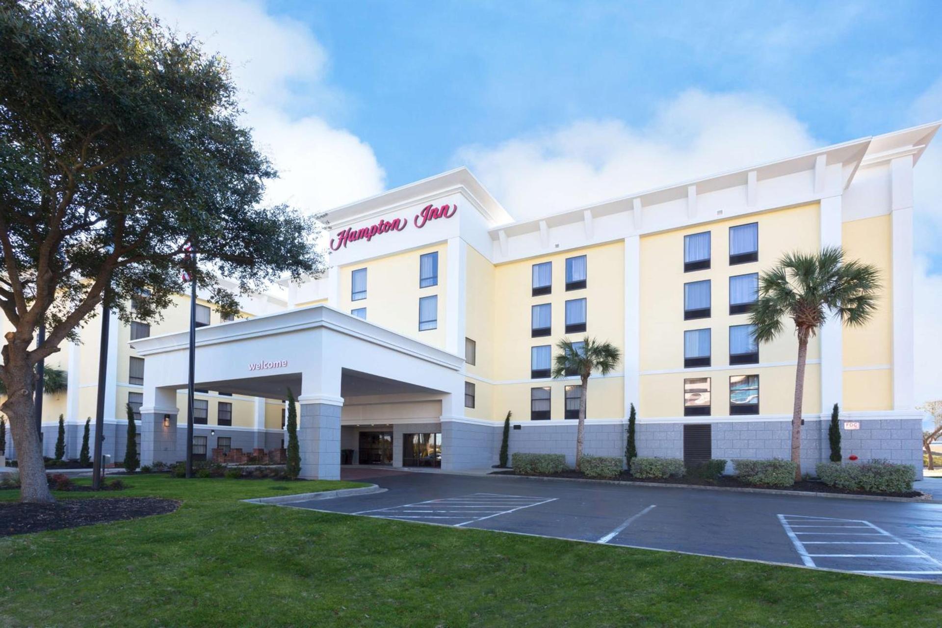 Hampton Inn Harbourgate photo 1