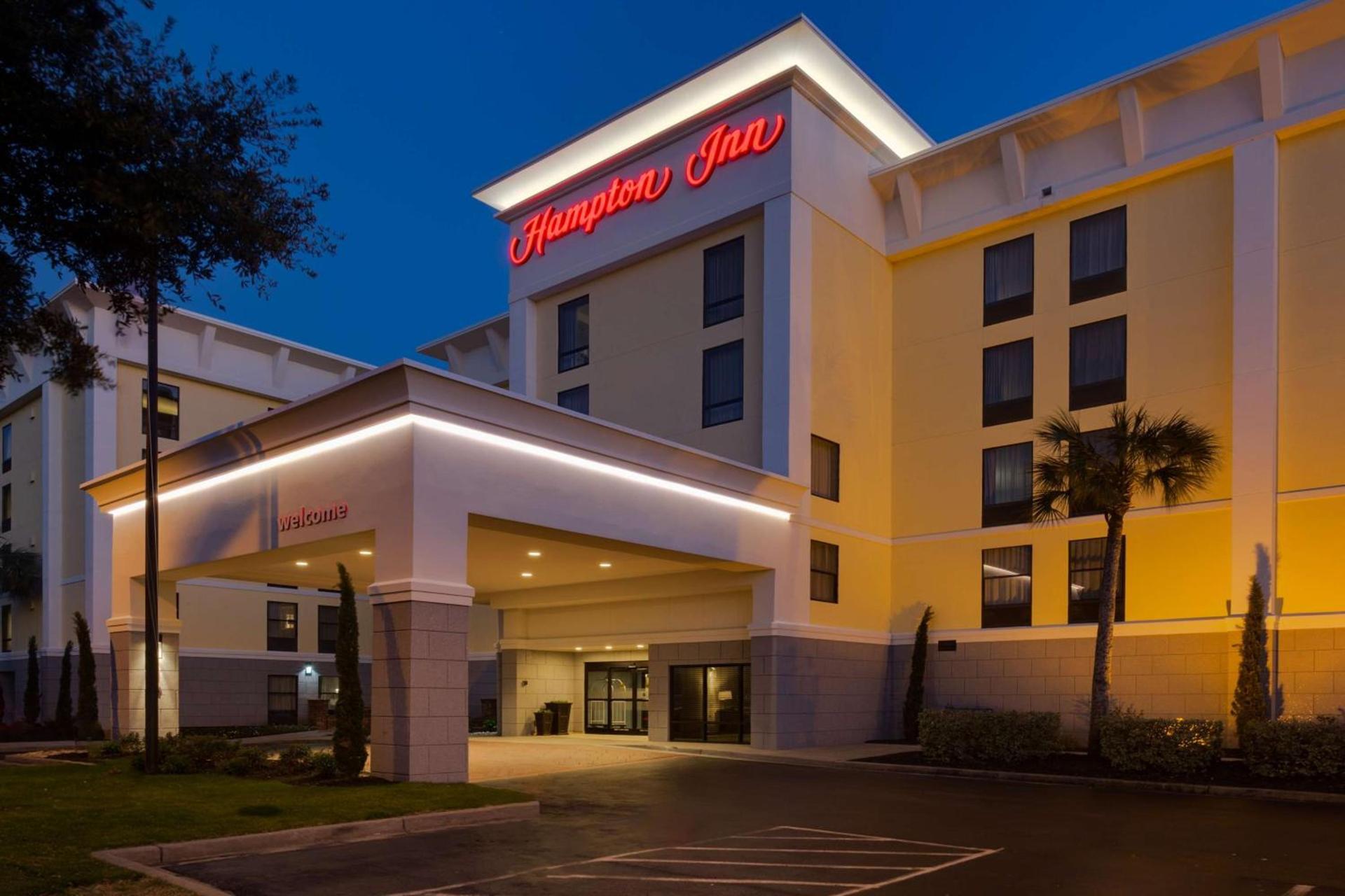Hampton Inn Harbourgate photo 3
