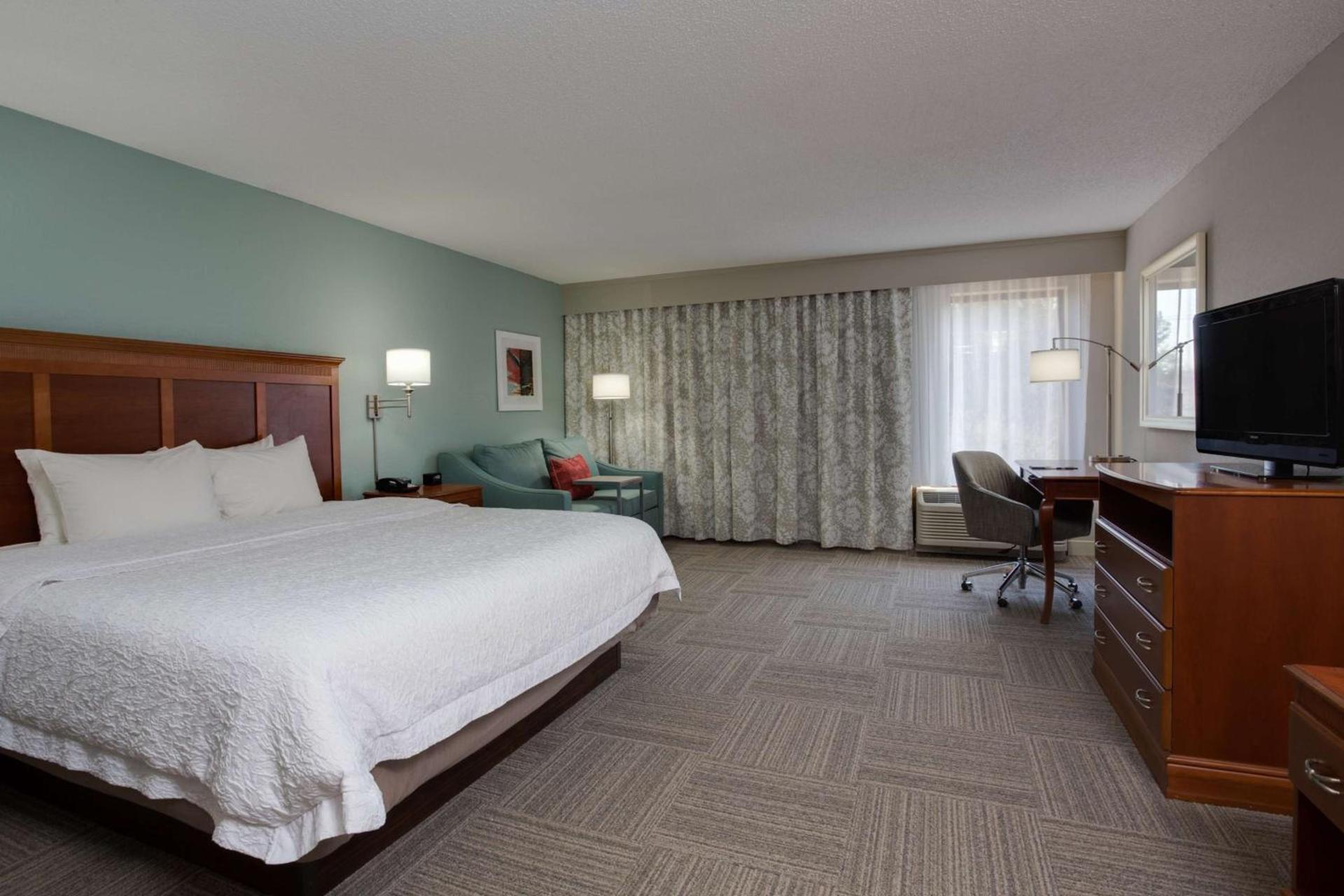 Hampton Inn Harbourgate photo 15