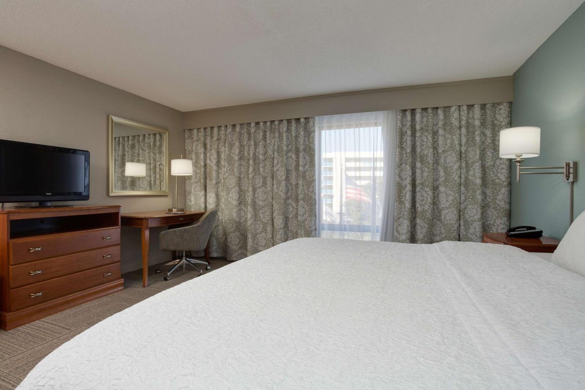 Hampton Inn Harbourgate photo 14