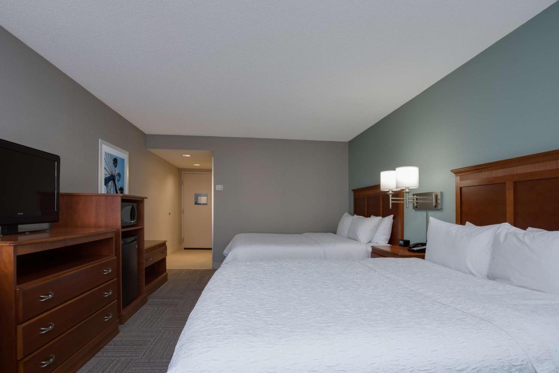 Hampton Inn Harbourgate photo 18