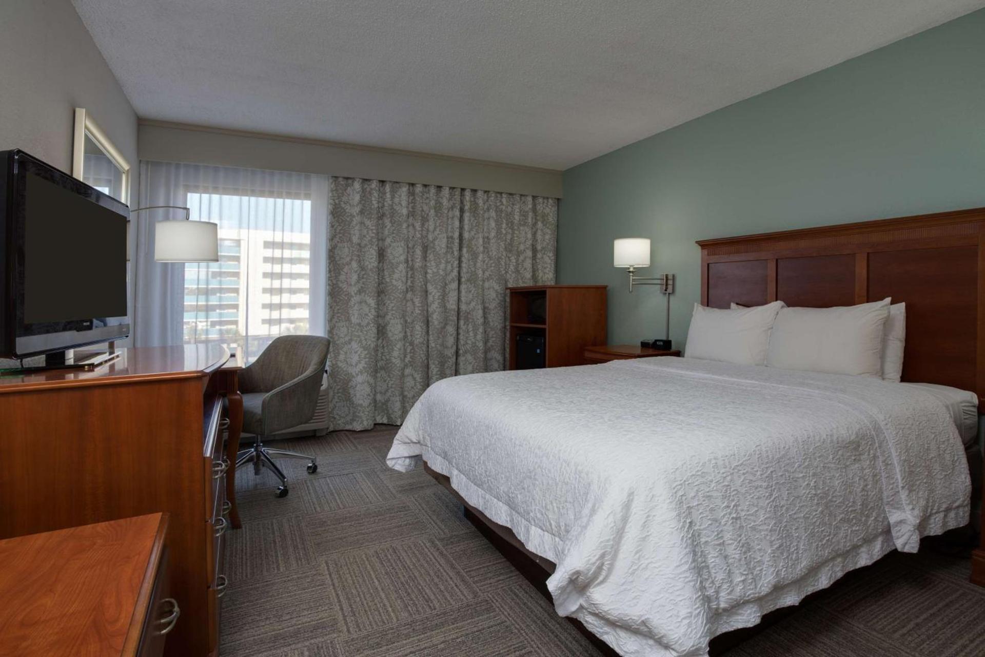Hampton Inn Harbourgate photo 19