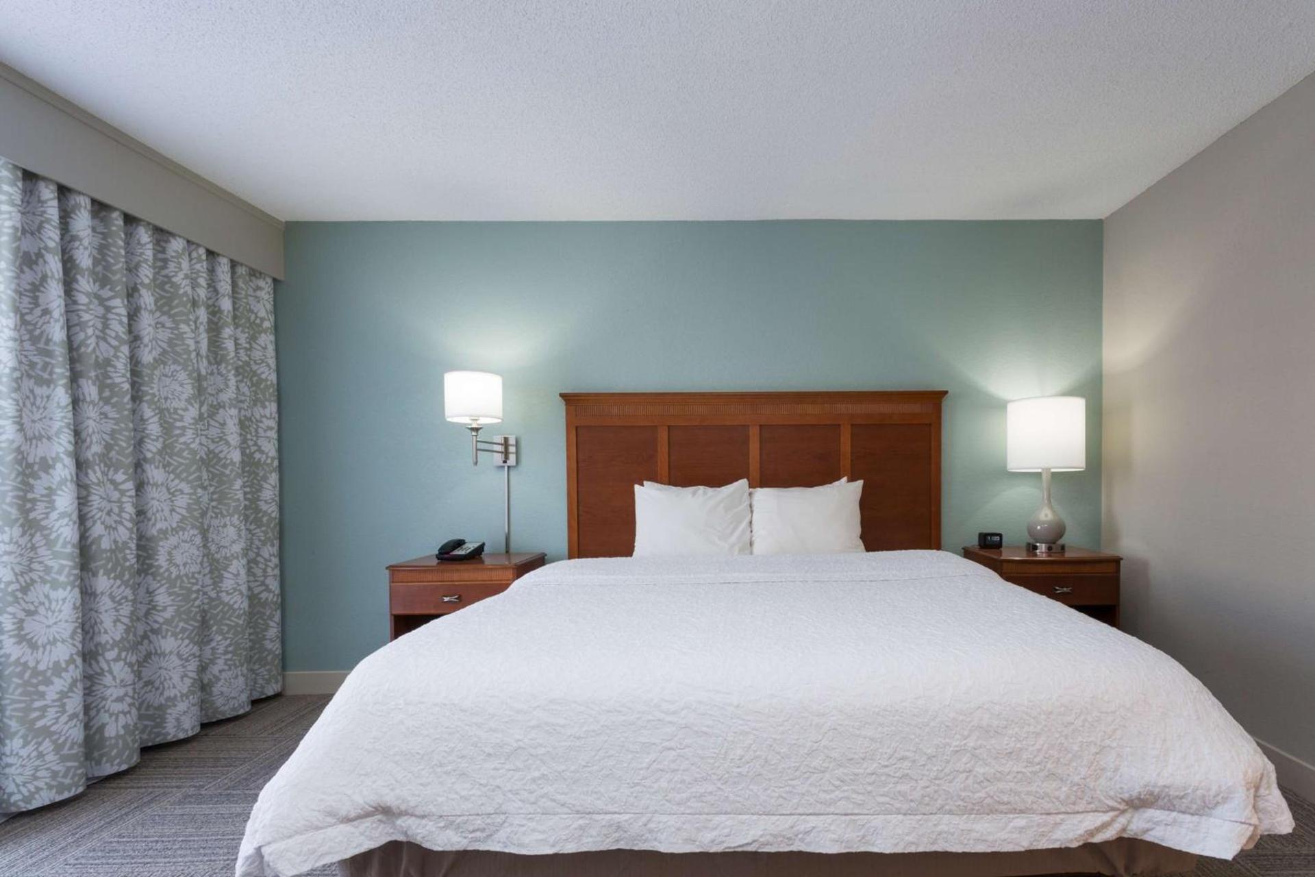 Hampton Inn Harbourgate photo 28