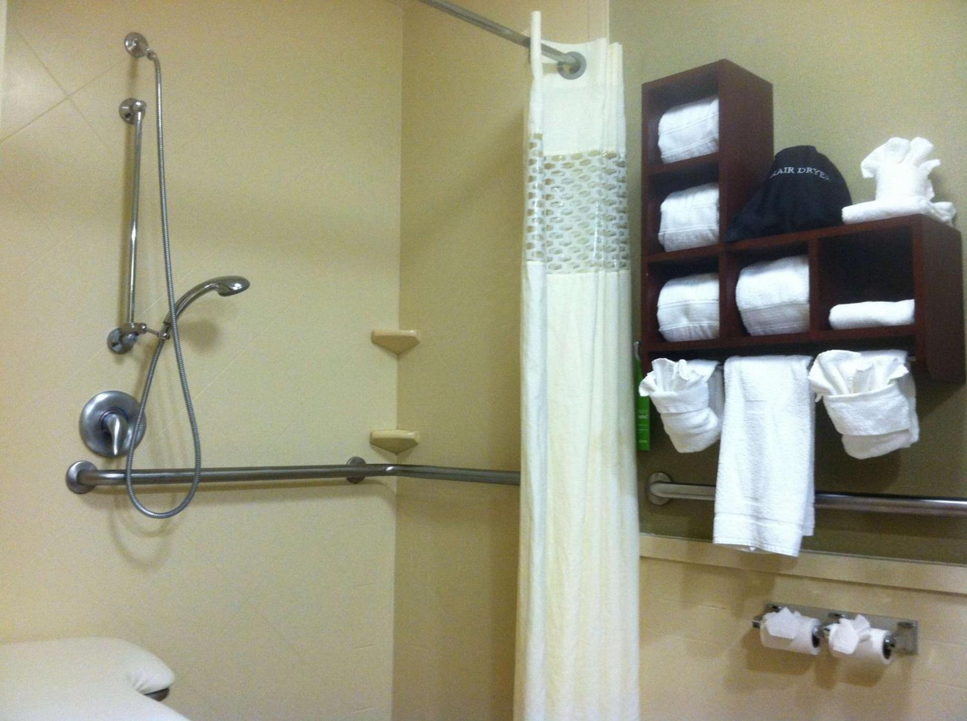 Hampton Inn New Bern photo 30
