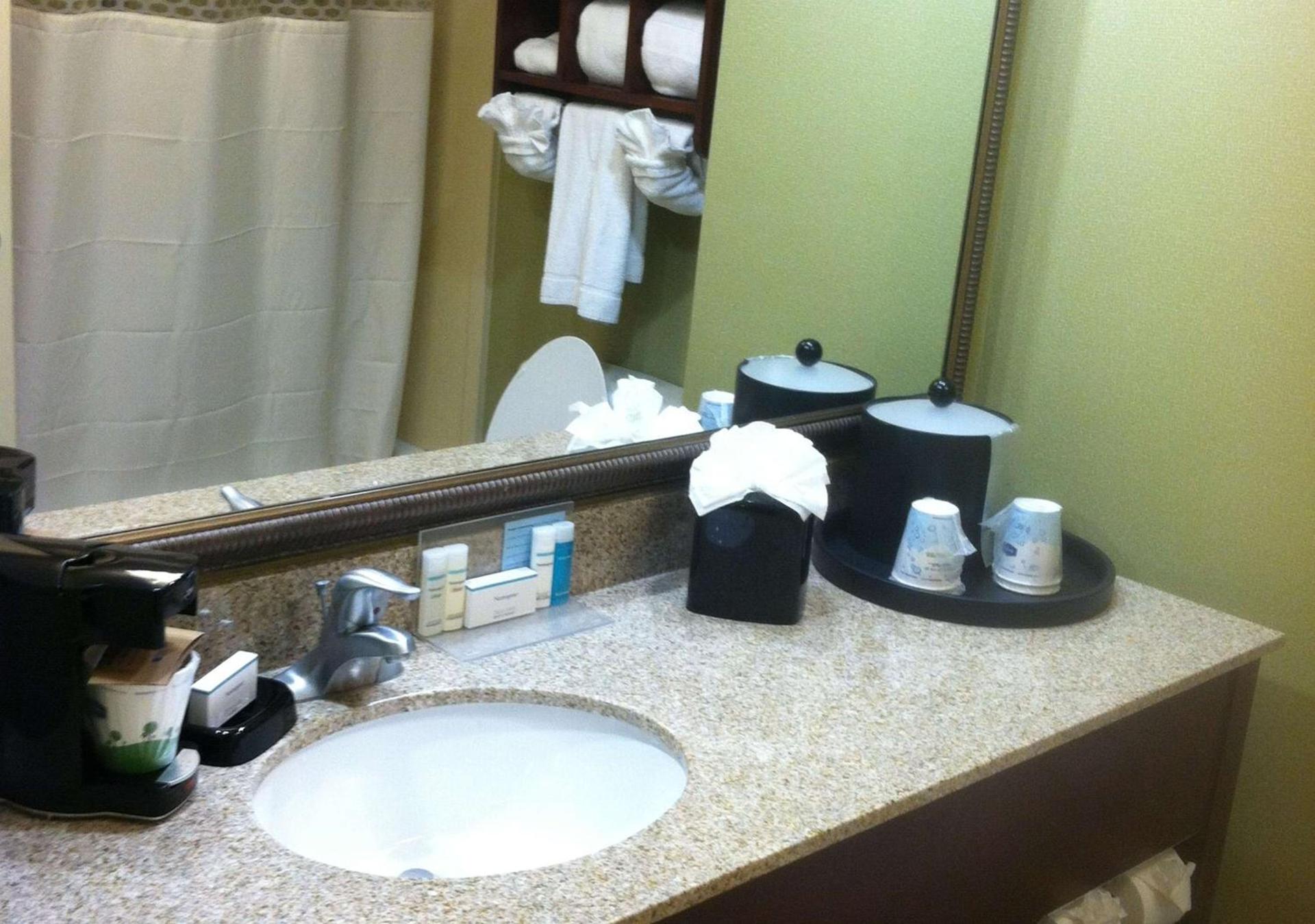 Hampton Inn New Bern photo 35
