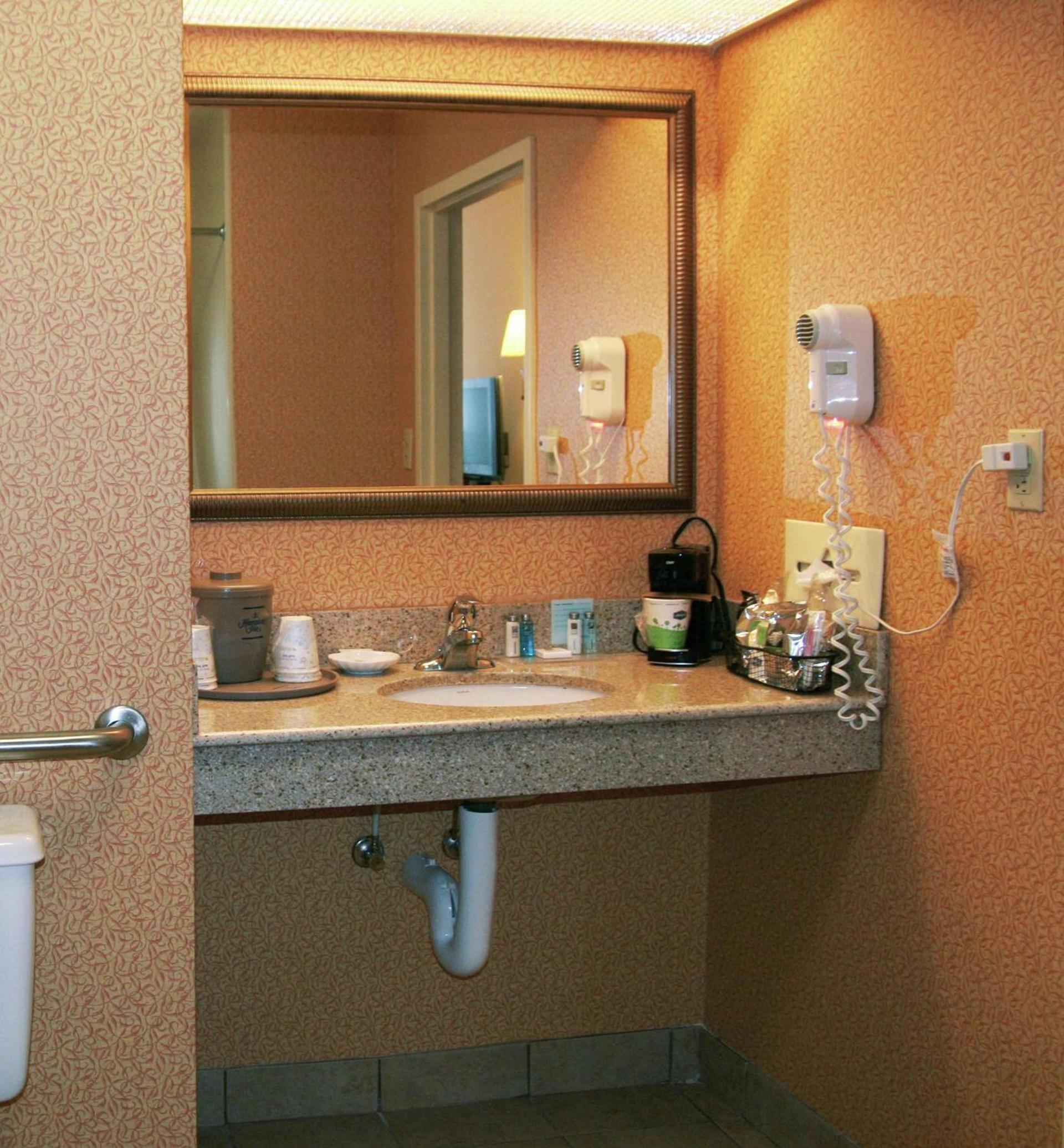 Hampton Inn New Bern photo 61