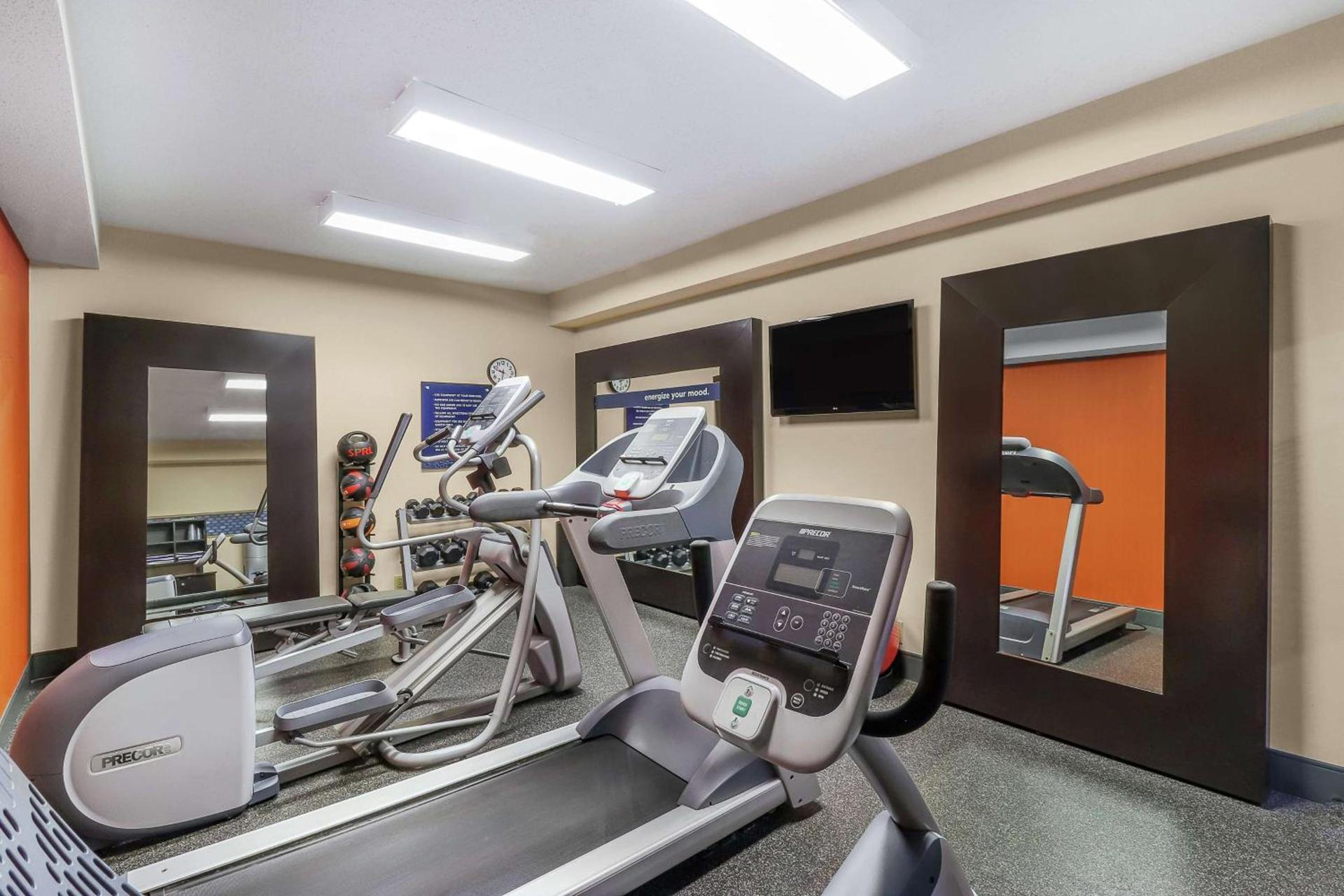 Hampton Inn Heath photo 14
