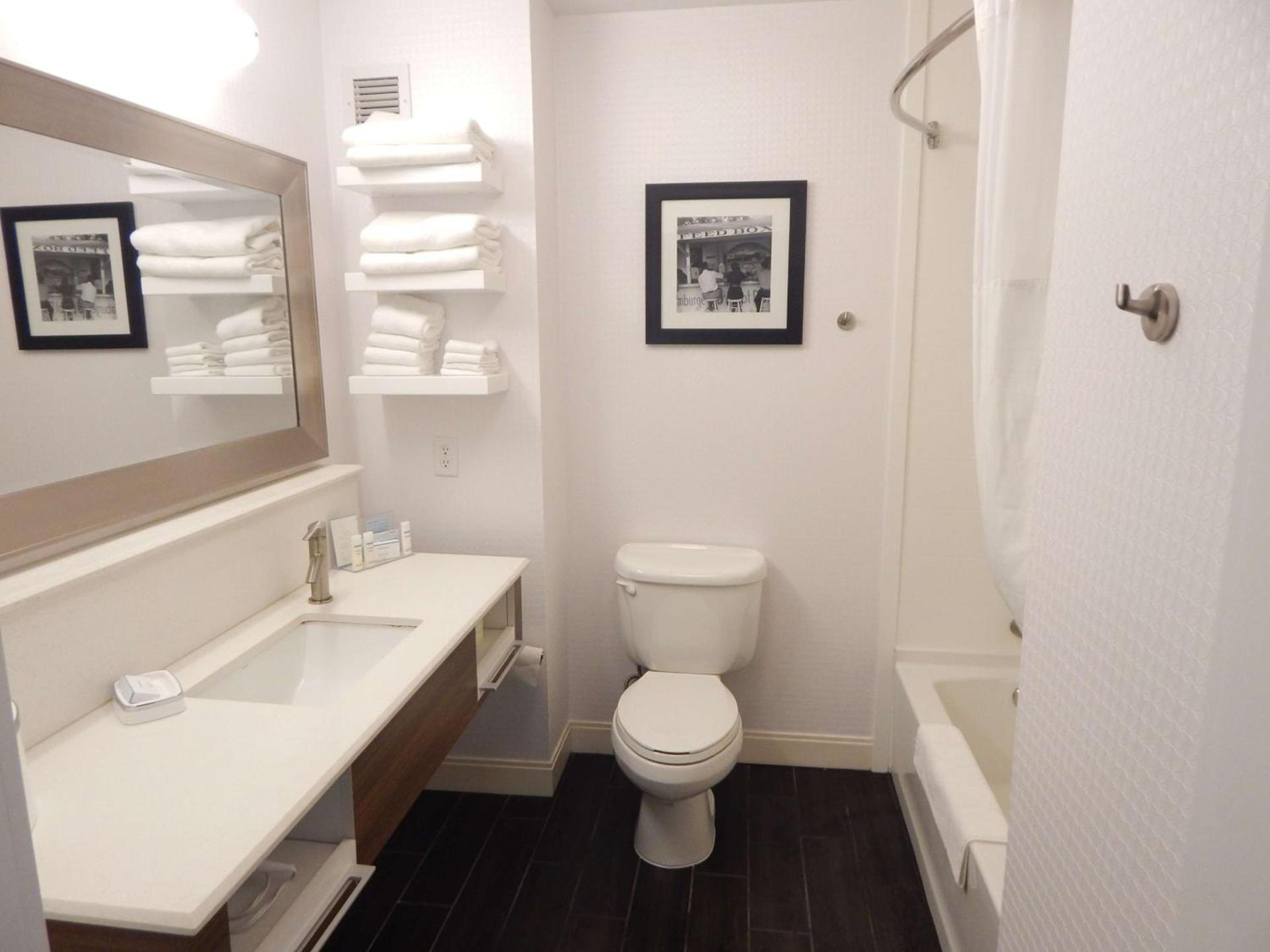 Hampton Inn Heath photo 16