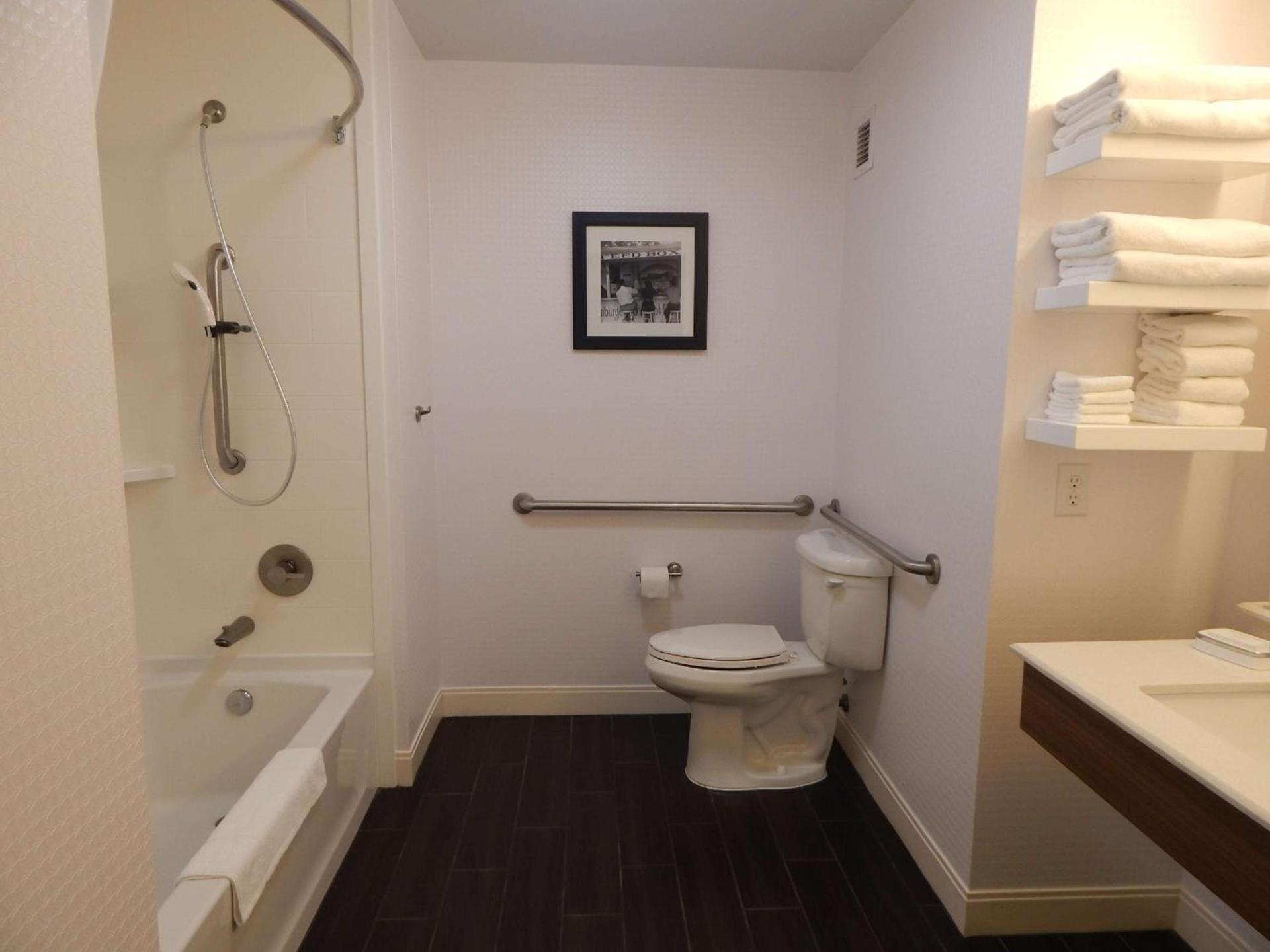 Hampton Inn Heath photo 18