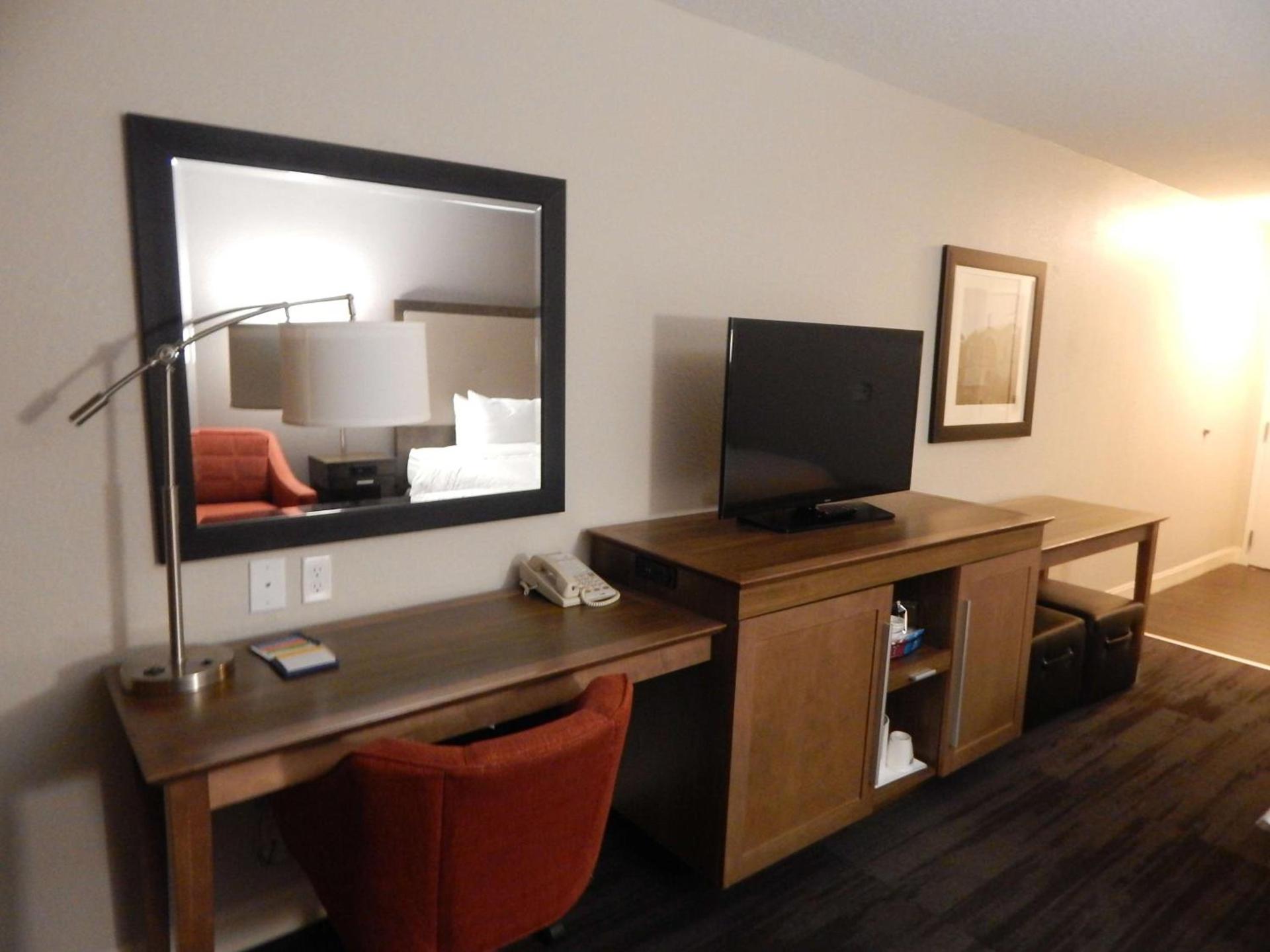 Hampton Inn Heath photo 17
