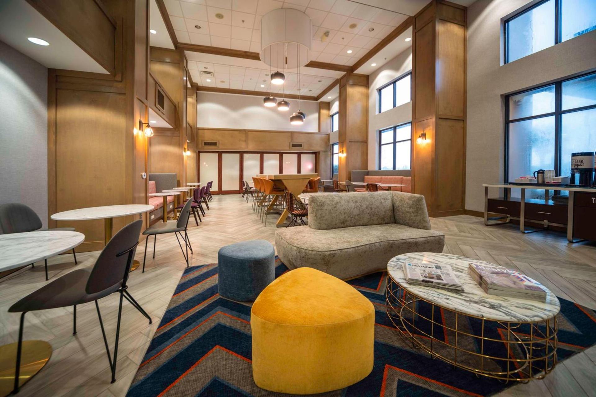 Hampton Inn and Suites New Iberia photo 13