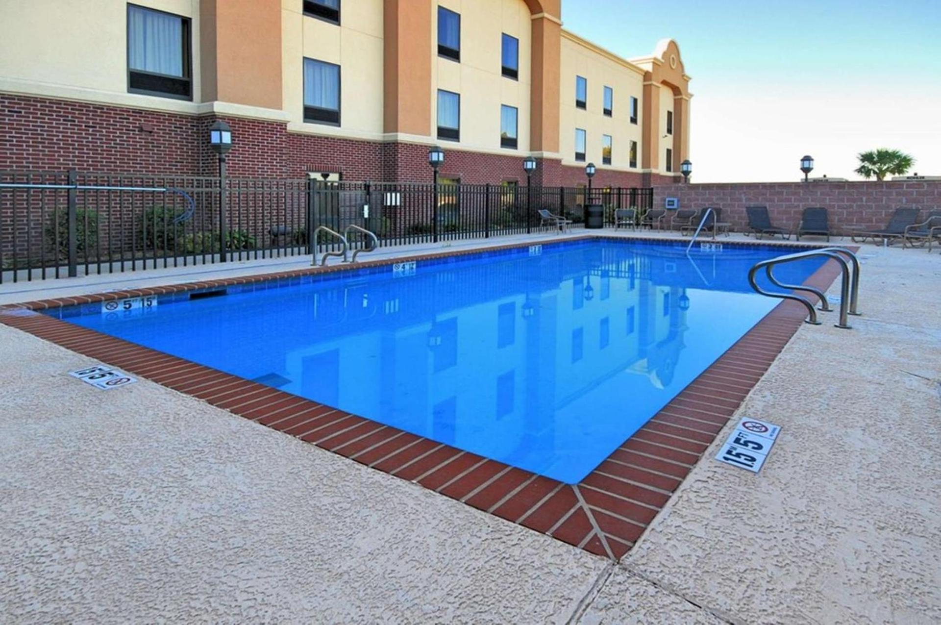 Hampton Inn and Suites New Iberia photo 16