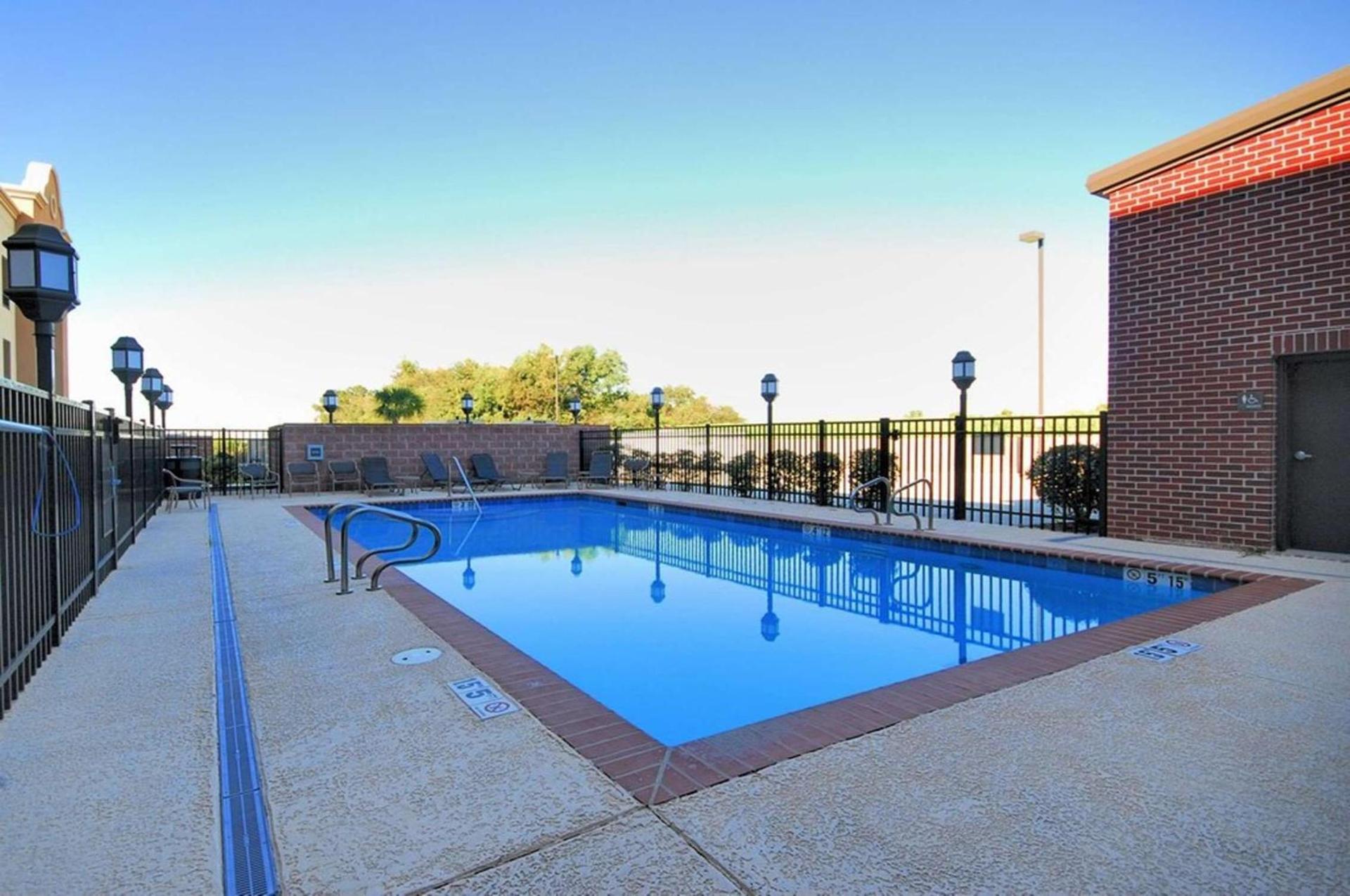 Hampton Inn and Suites New Iberia photo 18