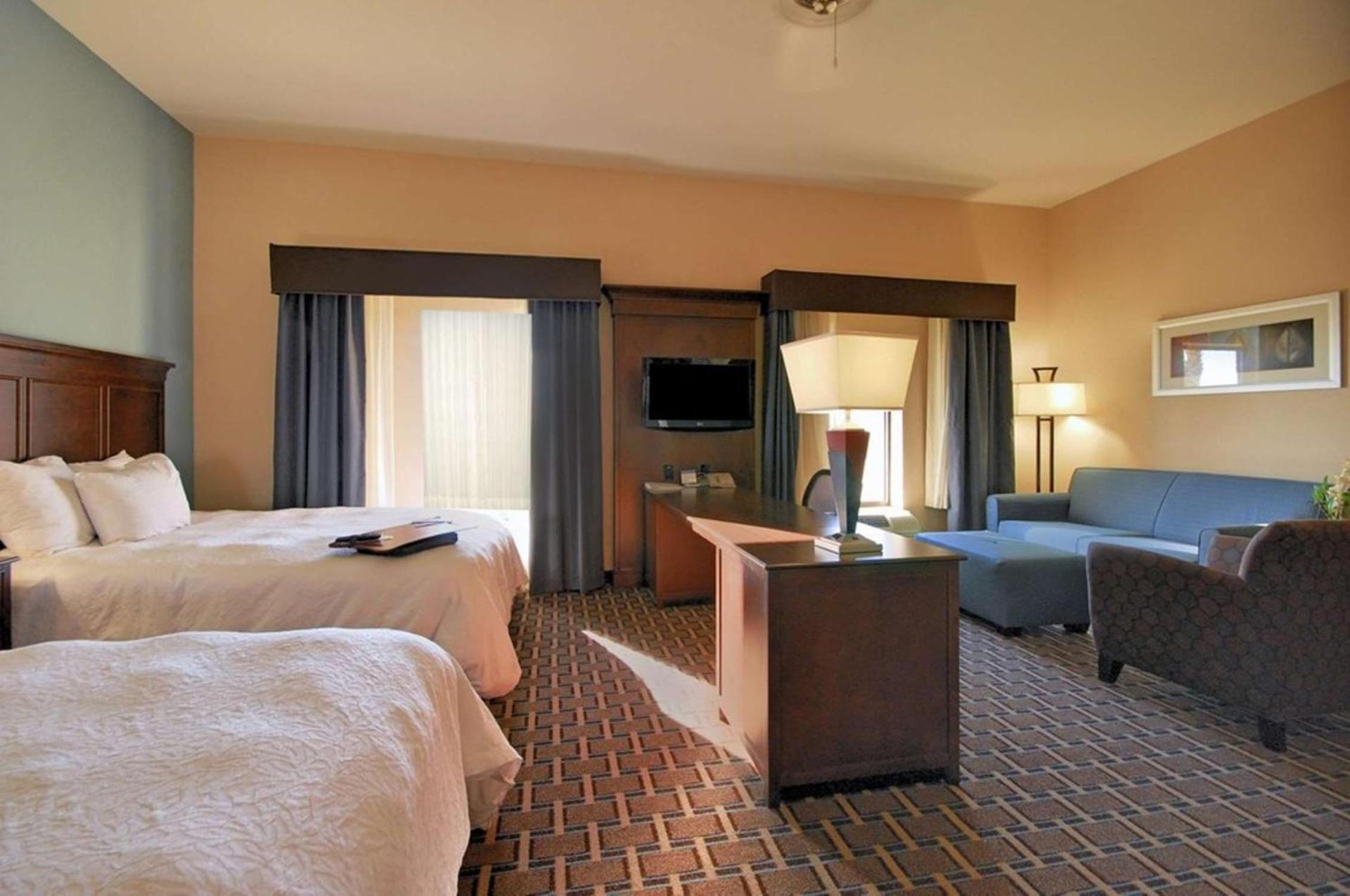 Hampton Inn and Suites New Iberia photo 32
