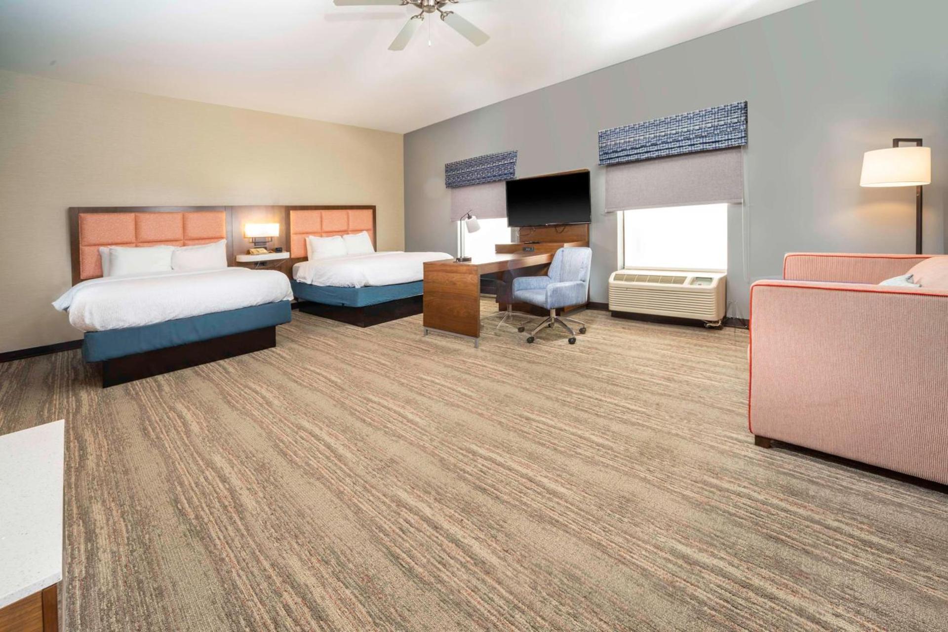 Hampton Inn and Suites New Iberia photo 70