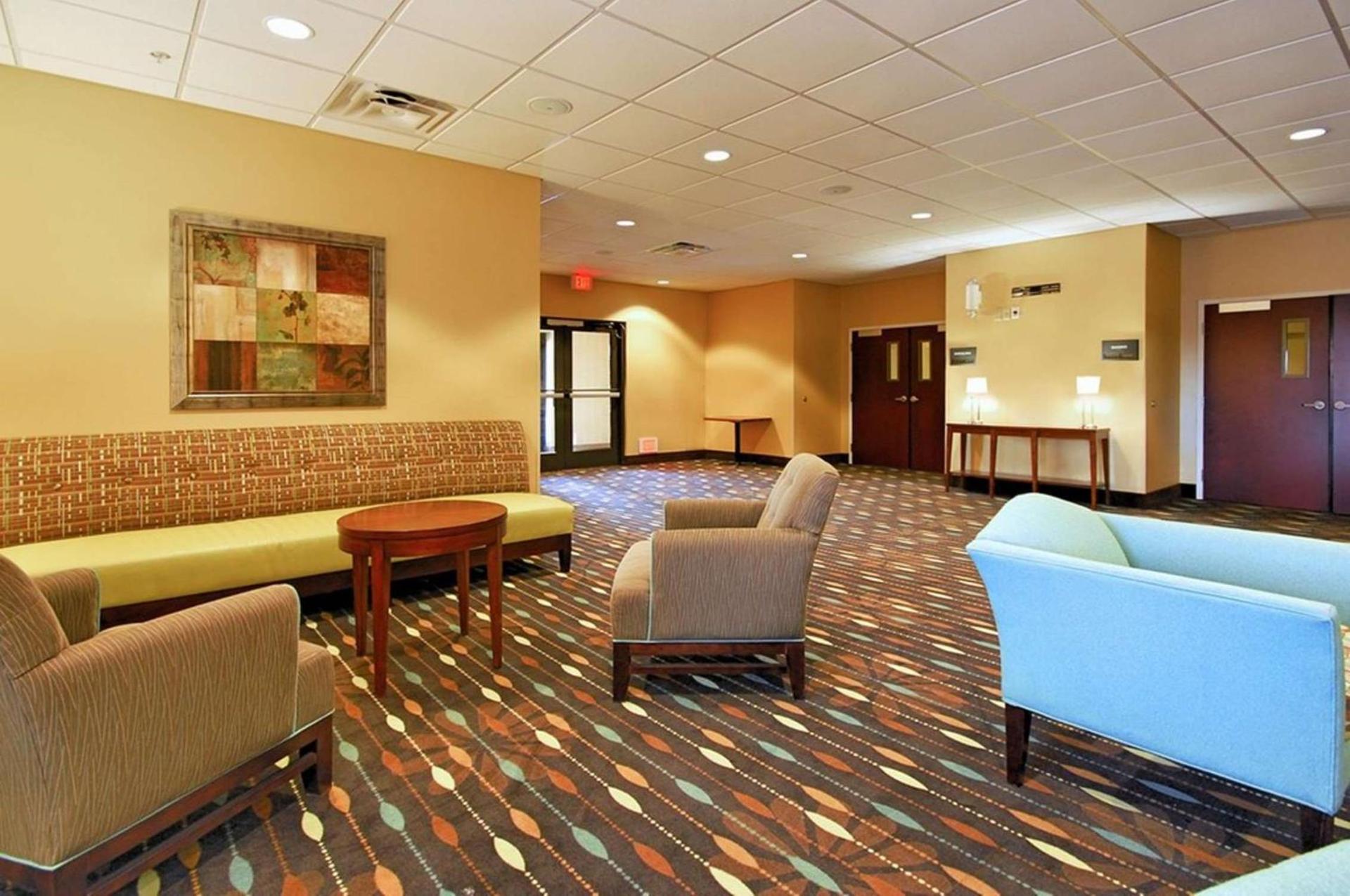 Hampton Inn and Suites New Iberia photo 77