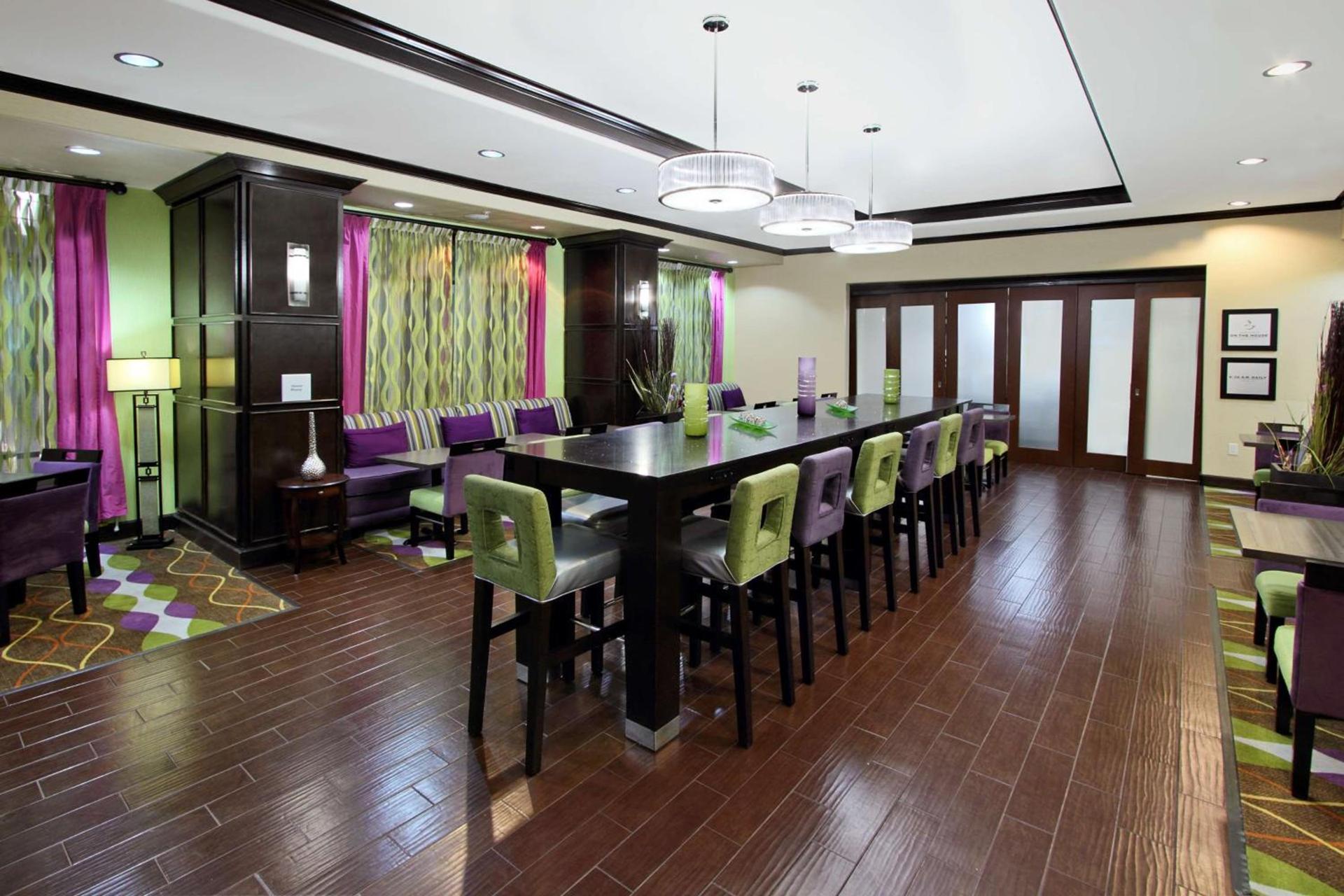 Hampton Inn Beeville photo 7