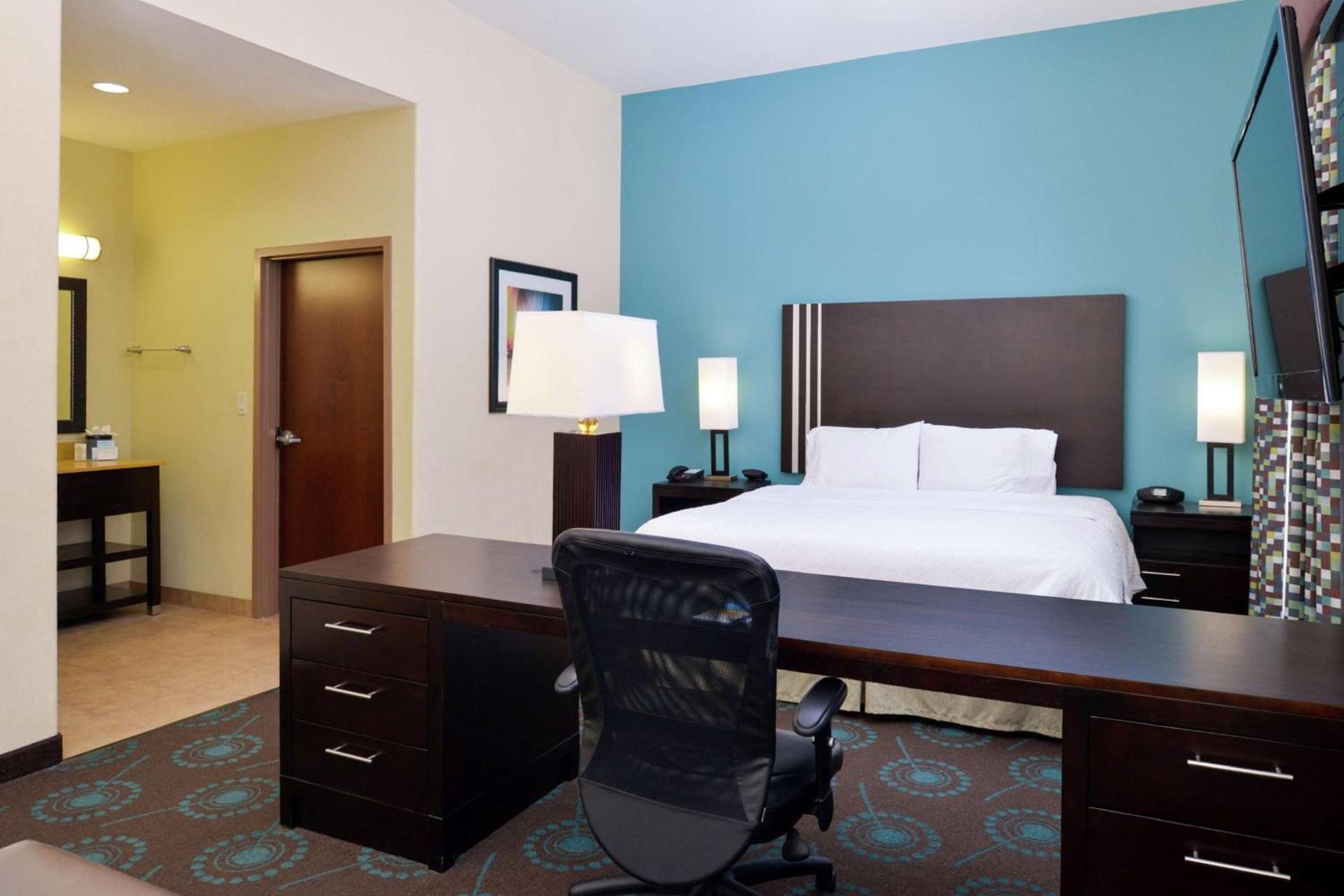 Hampton Inn Beeville photo 13