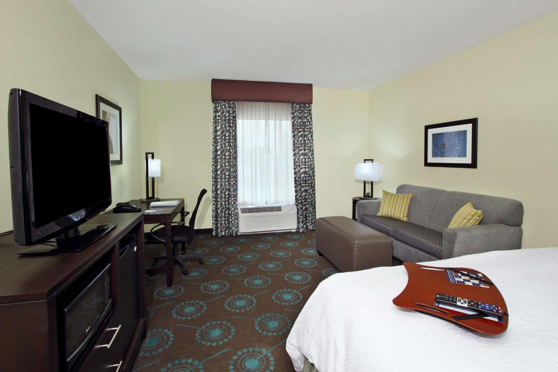 Hampton Inn Beeville photo 18