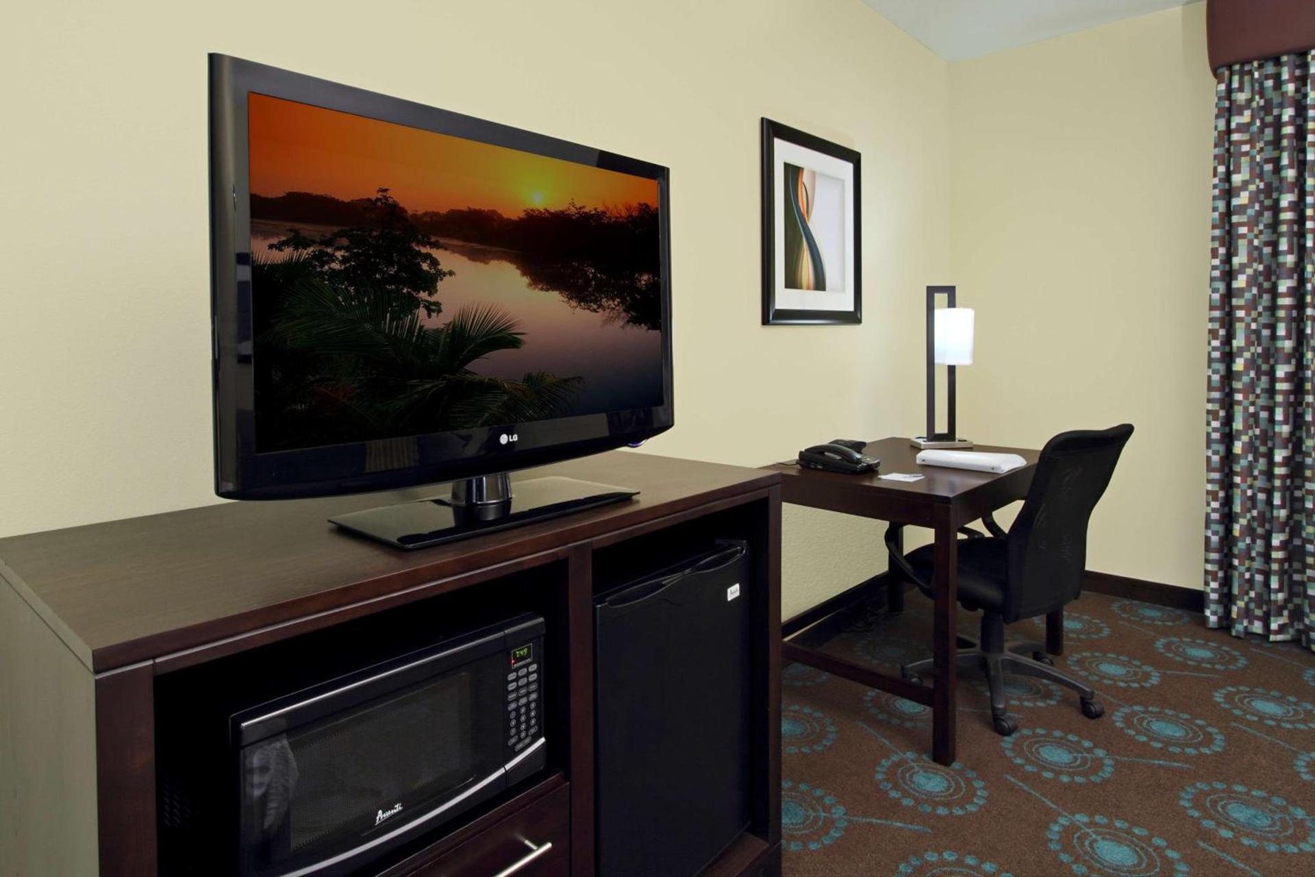 Hampton Inn Beeville photo 27