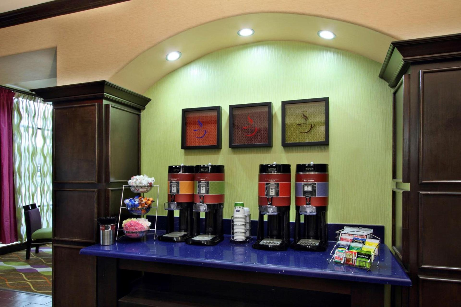 Hampton Inn Beeville photo 28