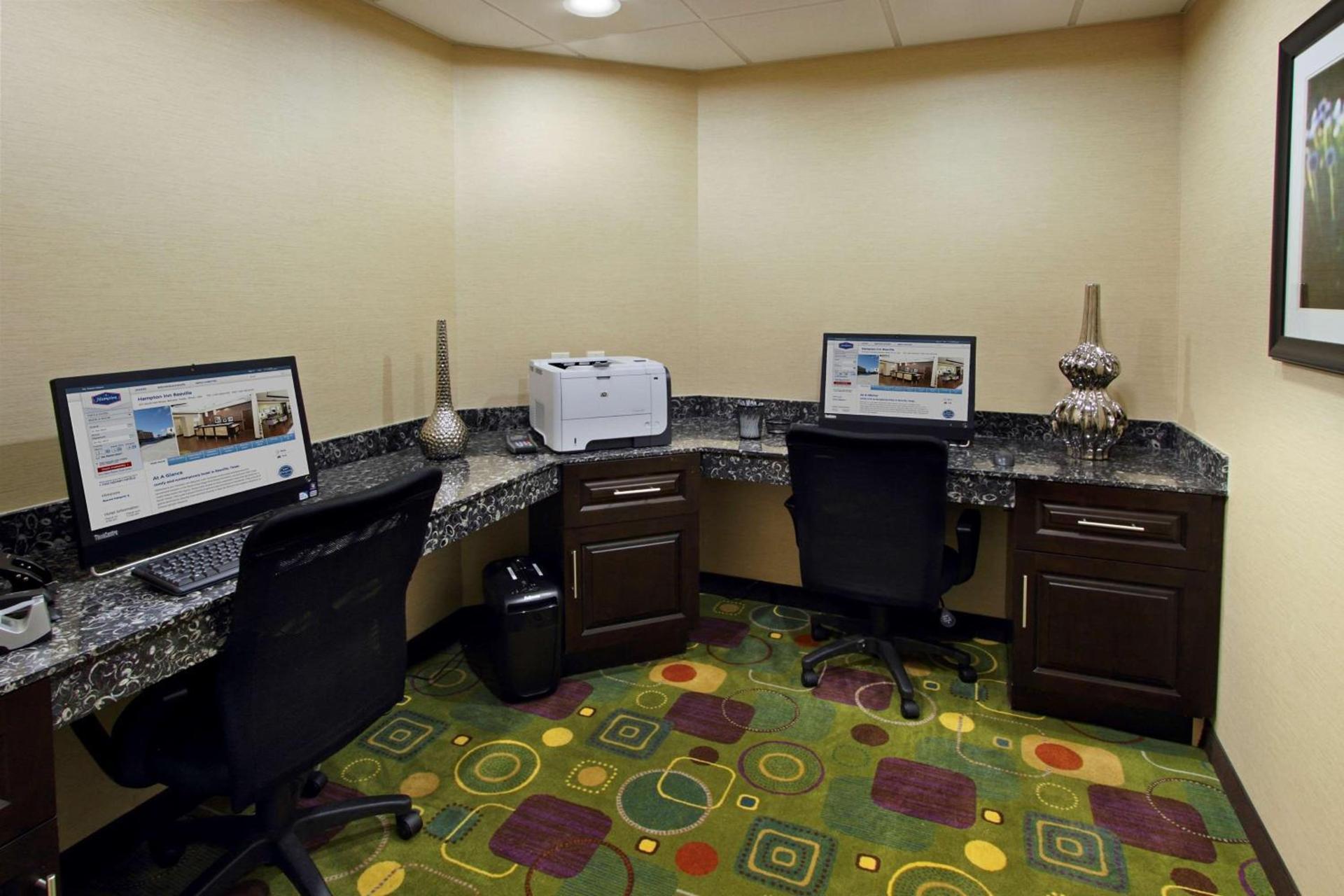 Hampton Inn Beeville photo 29