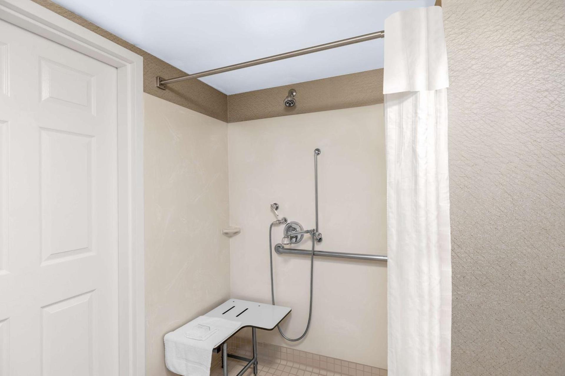 Homewood Suites by Hilton Newark Fremont photo 17