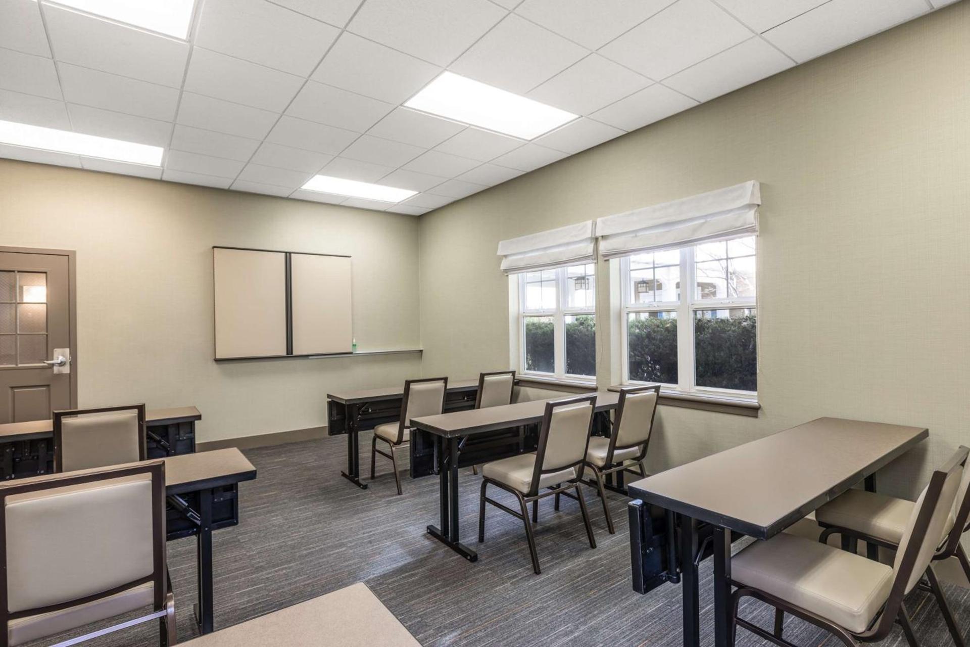 Homewood Suites by Hilton Newark Fremont photo 37