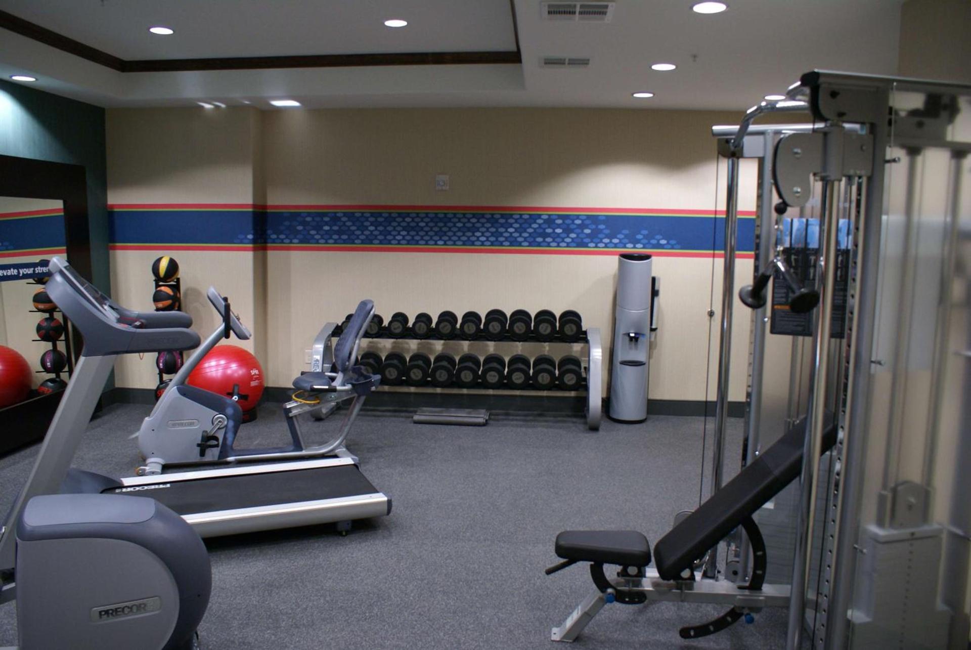 Hampton Inn & Suites Center photo 17