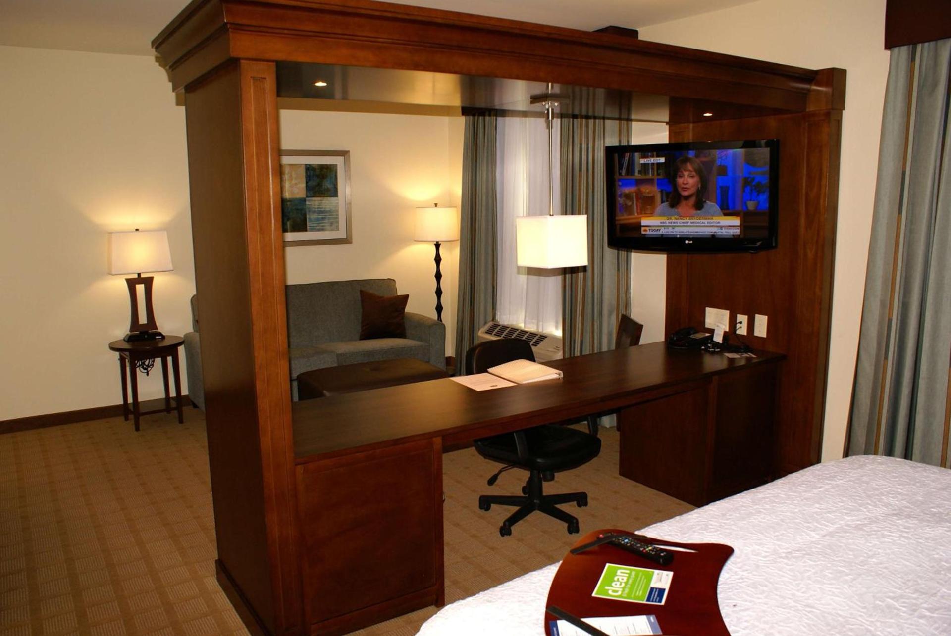 Hampton Inn & Suites Center photo 21