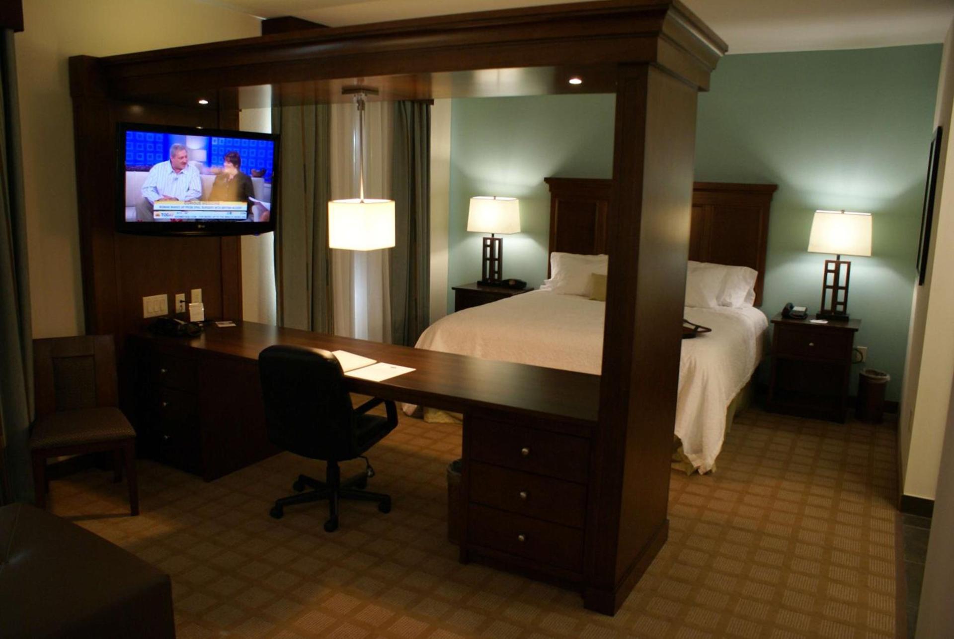 Hampton Inn & Suites Center photo 22