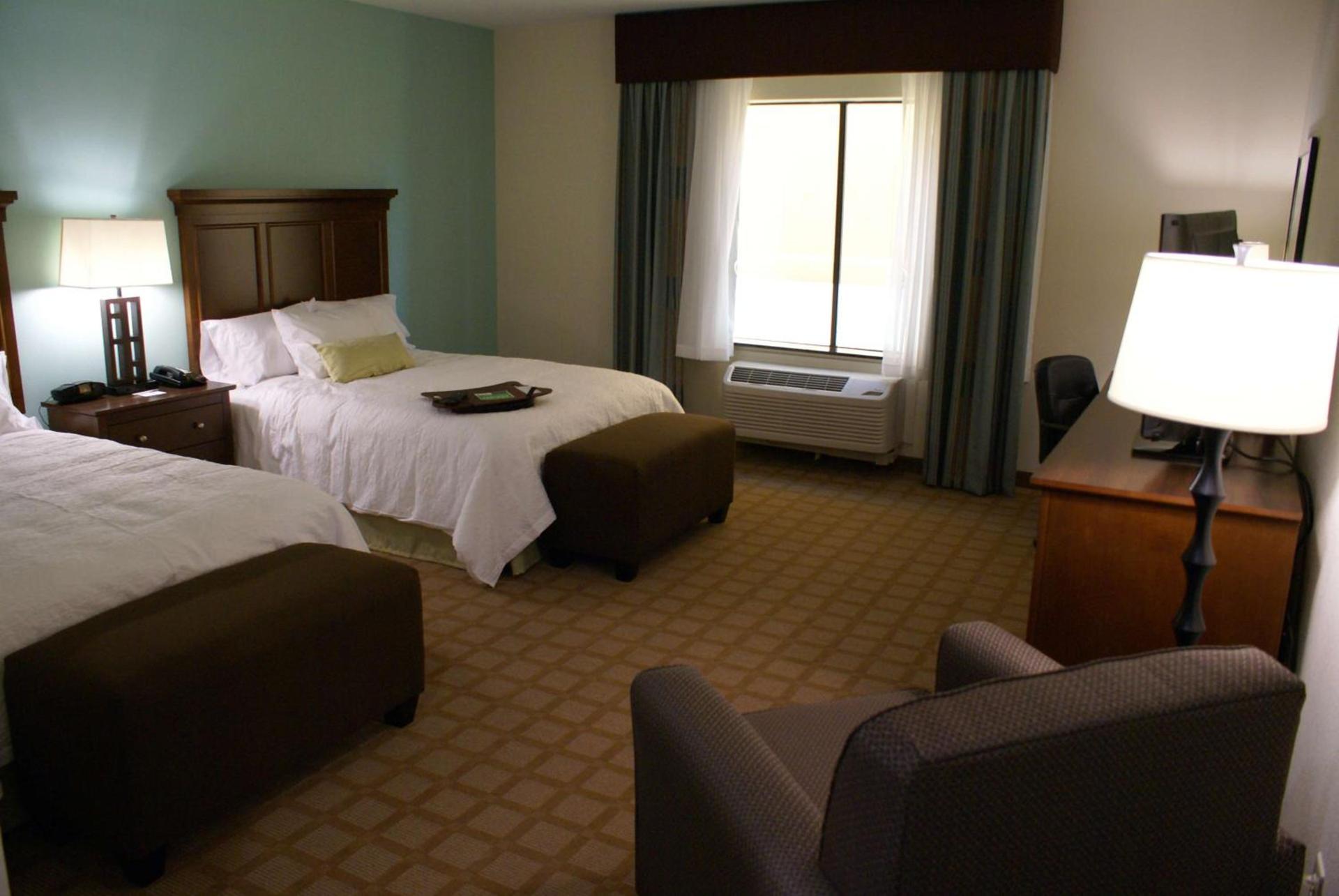 Hampton Inn & Suites Center photo 23