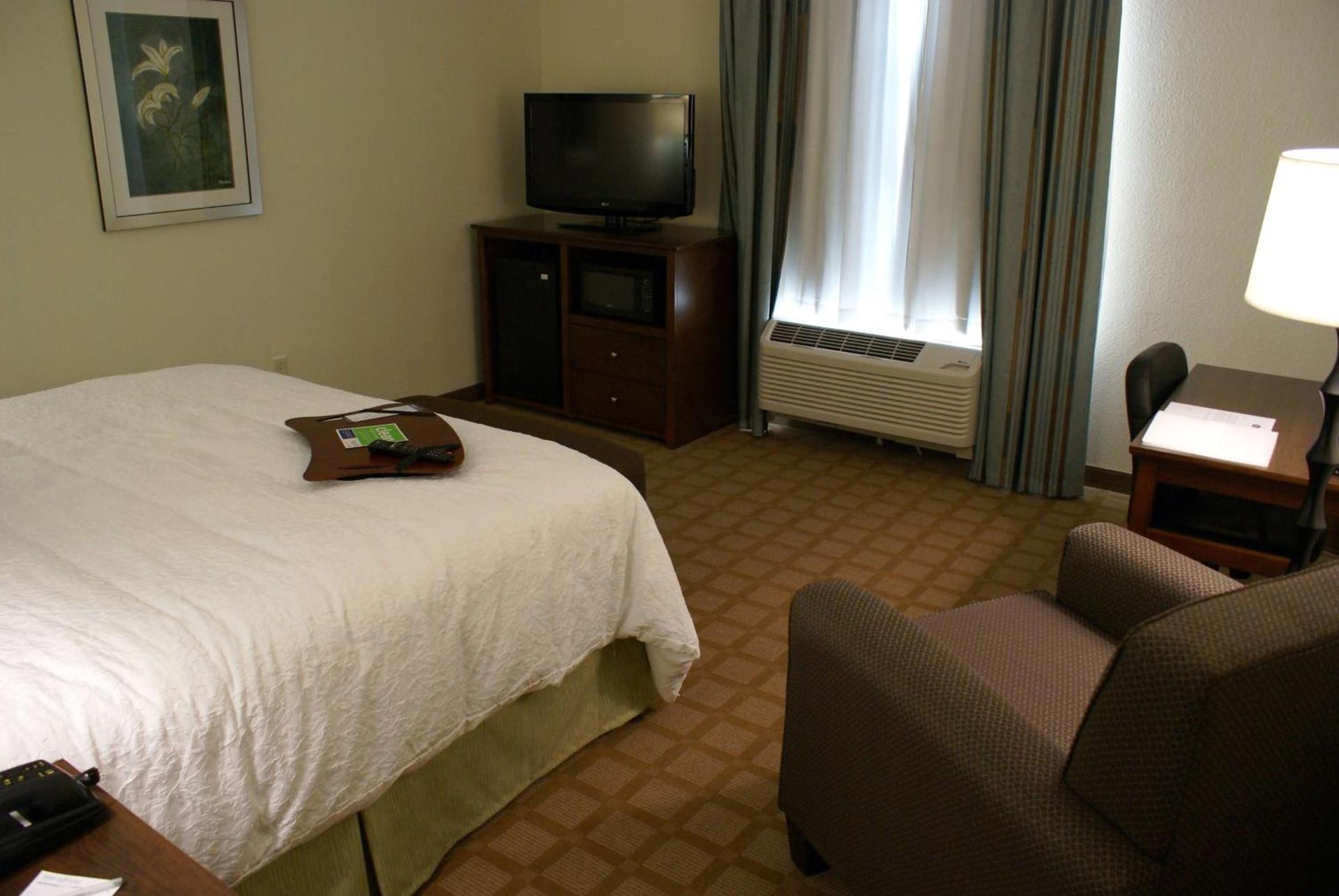 Hampton Inn & Suites Center photo 25