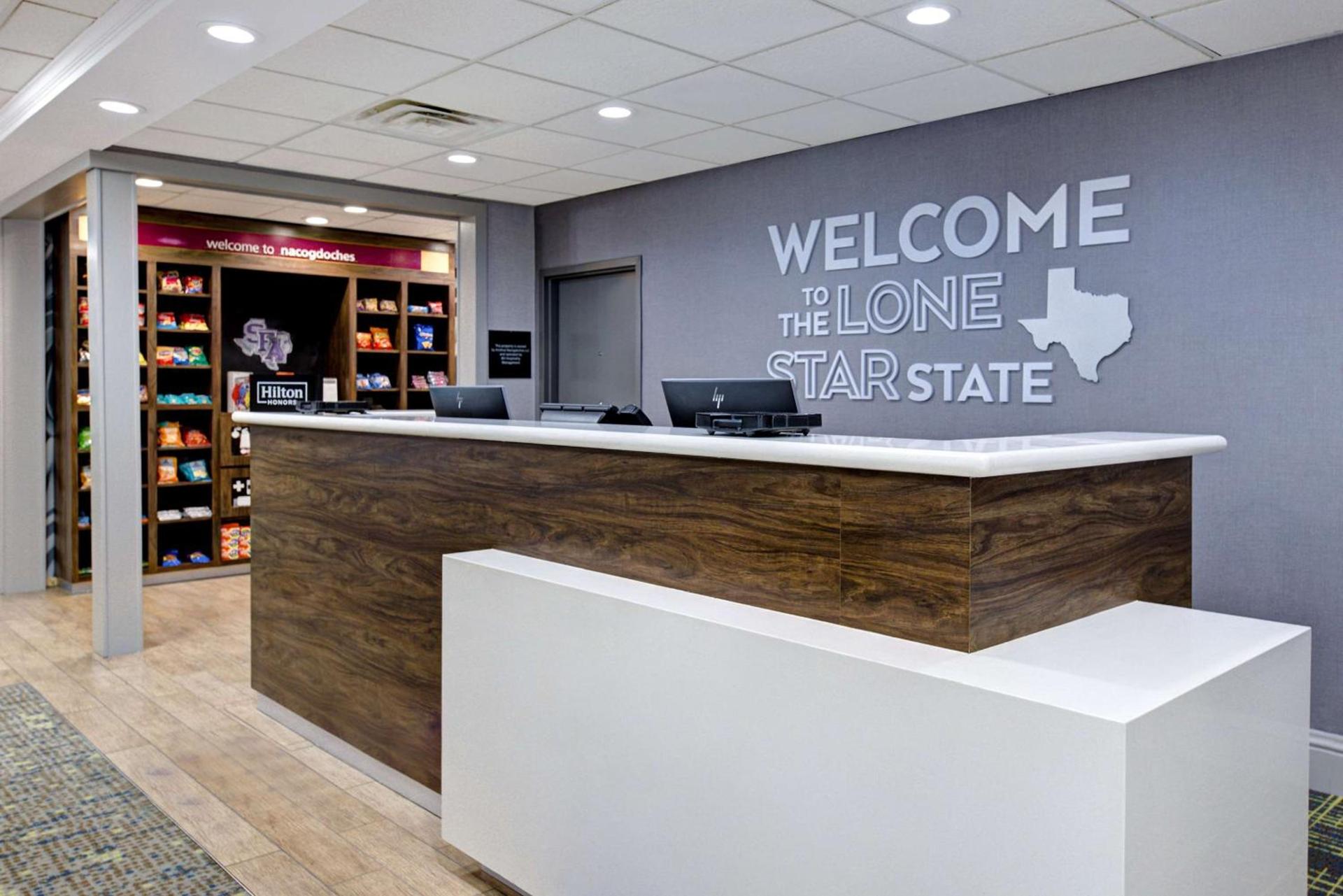 Hampton Inn & Suites Nacogdoches photo 3