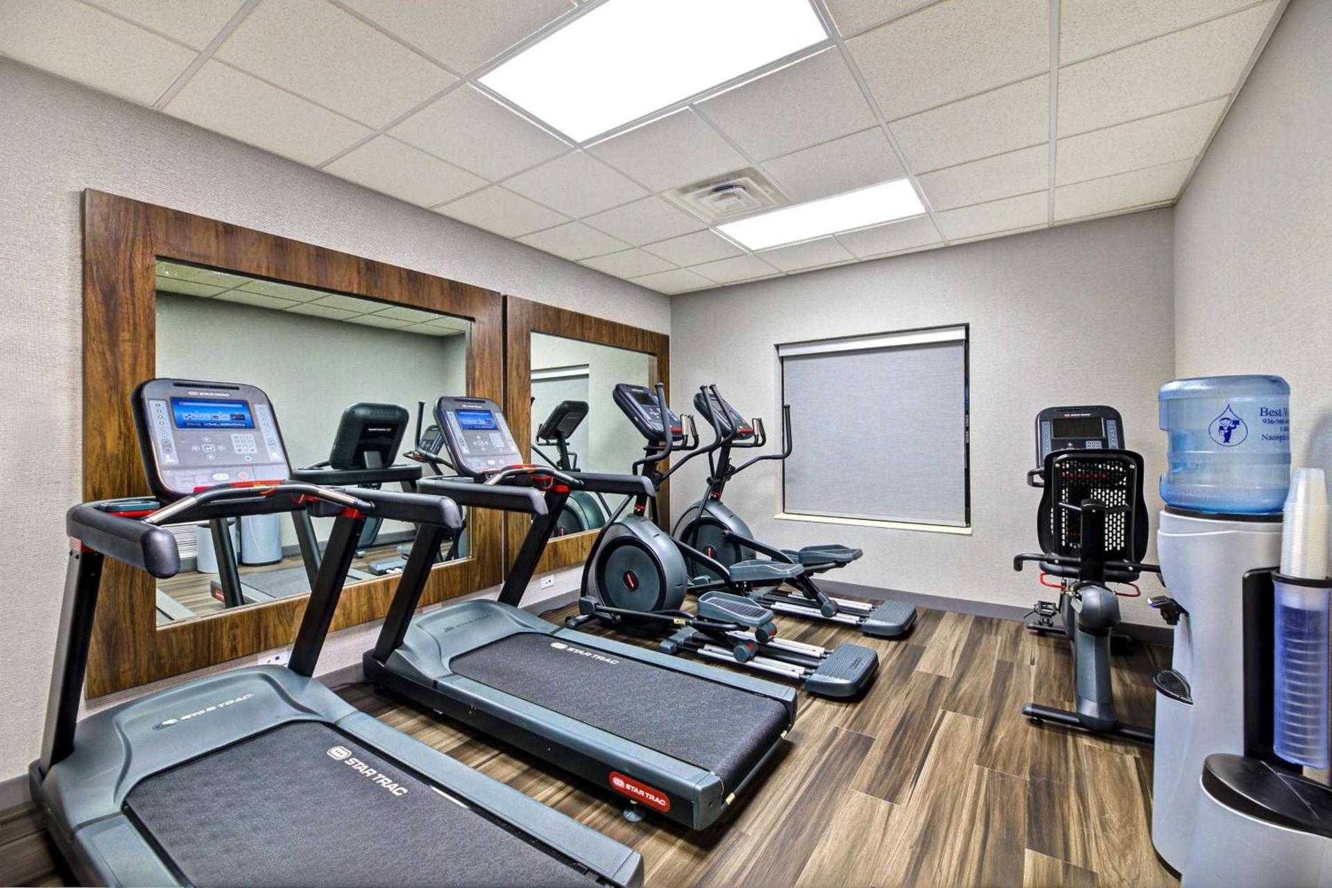 Hampton Inn & Suites Nacogdoches photo 16