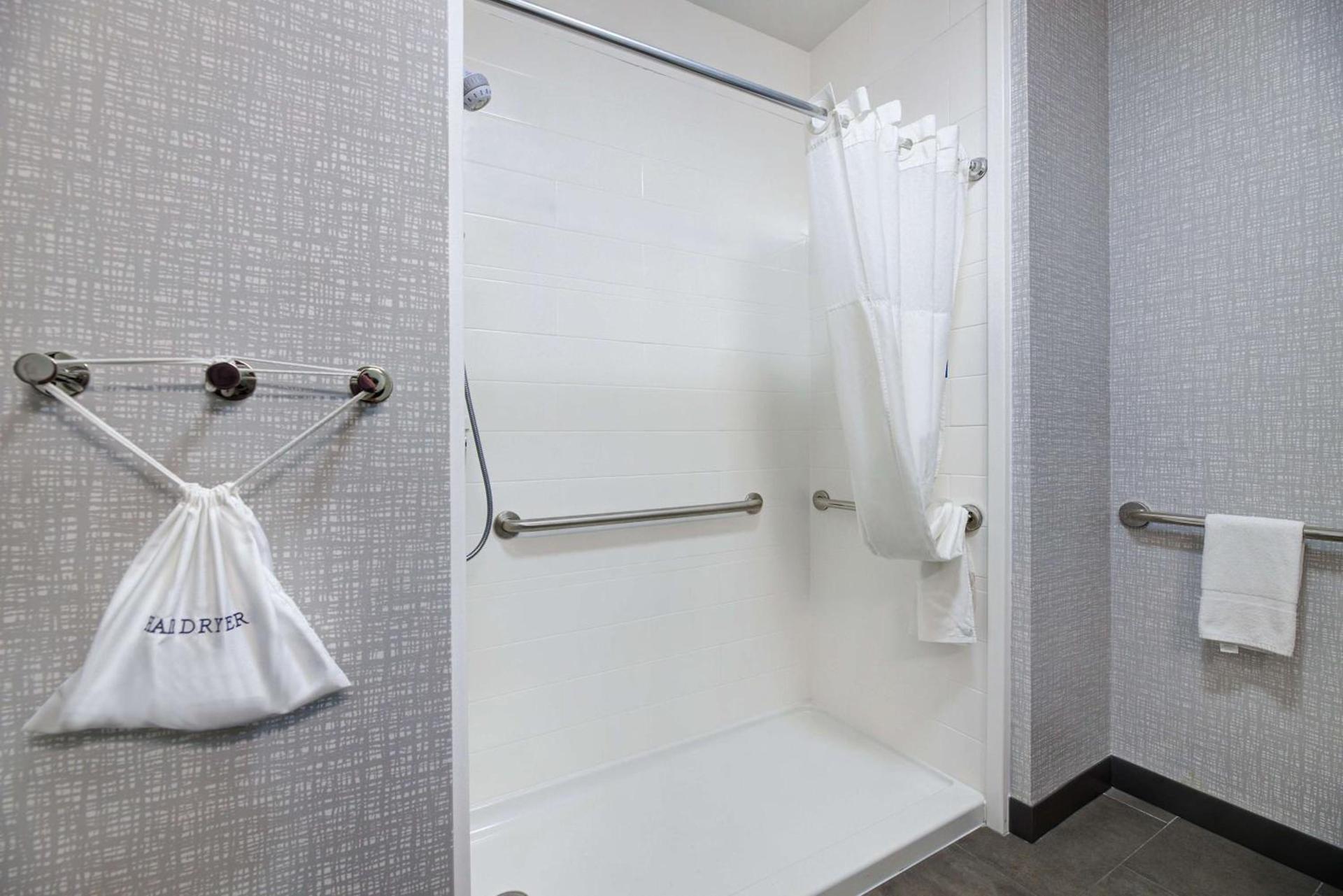 Hampton Inn & Suites Nacogdoches photo 21