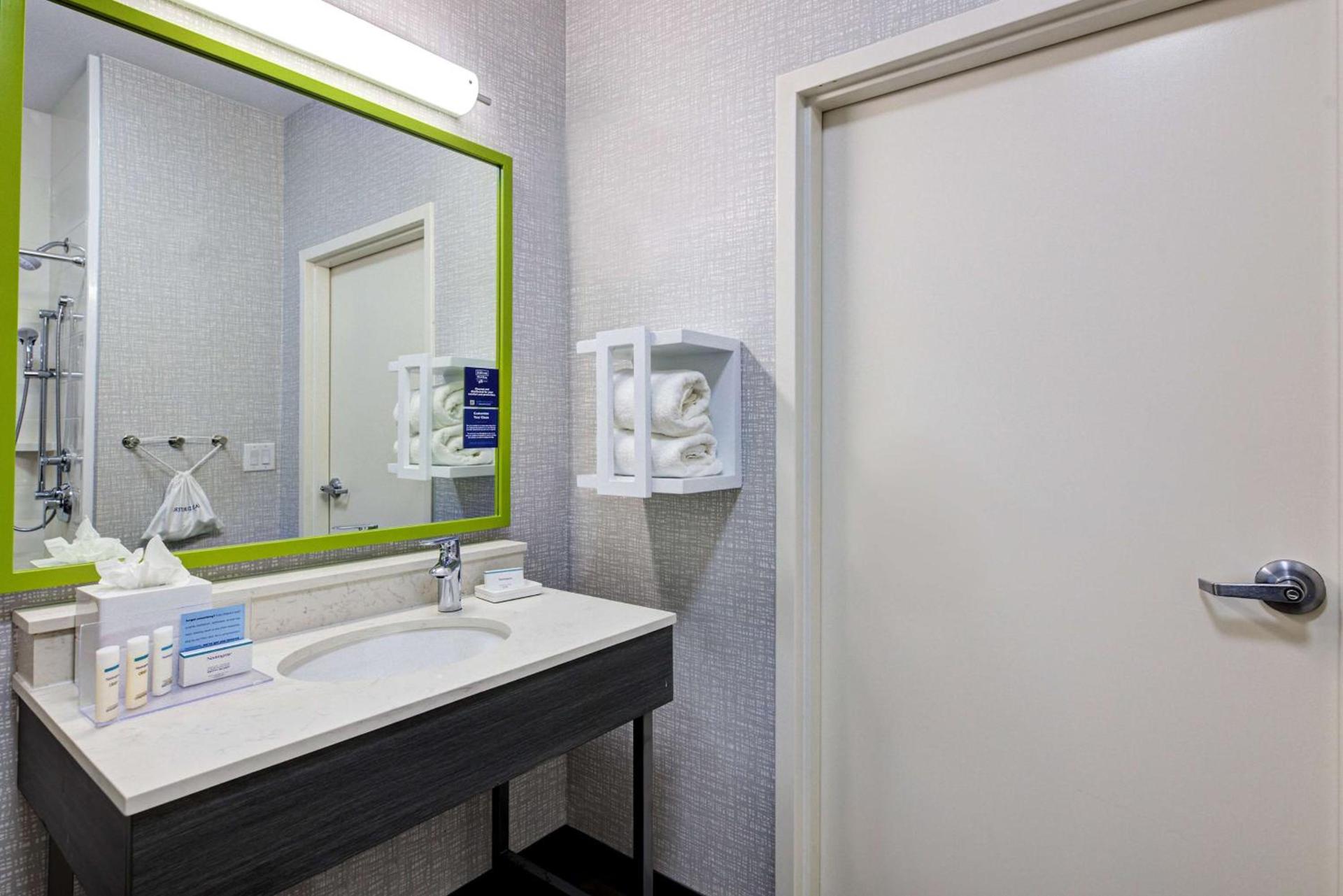 Hampton Inn & Suites Nacogdoches photo 28