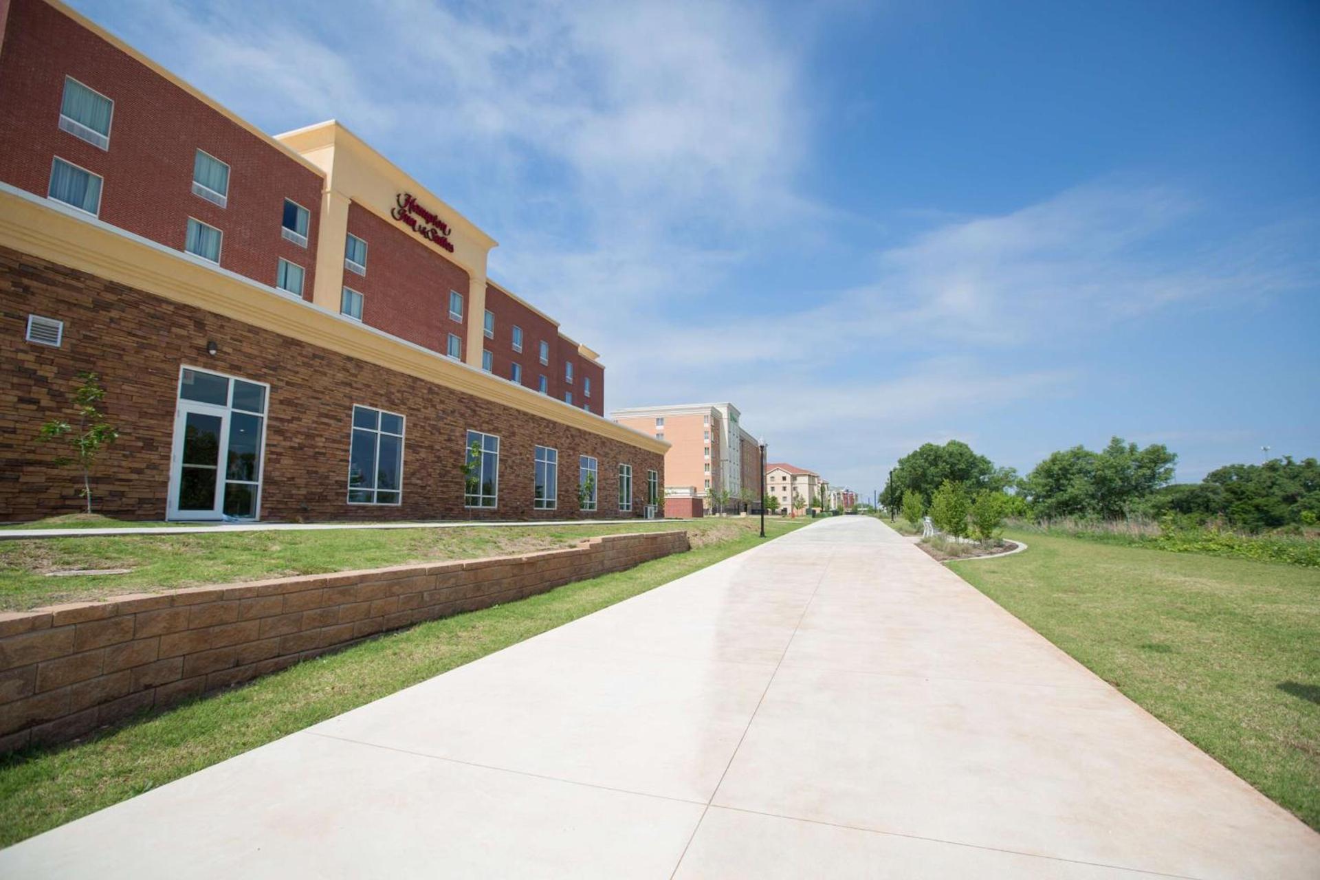 Hampton Inn & Suites Oklahoma City Airport photo 3