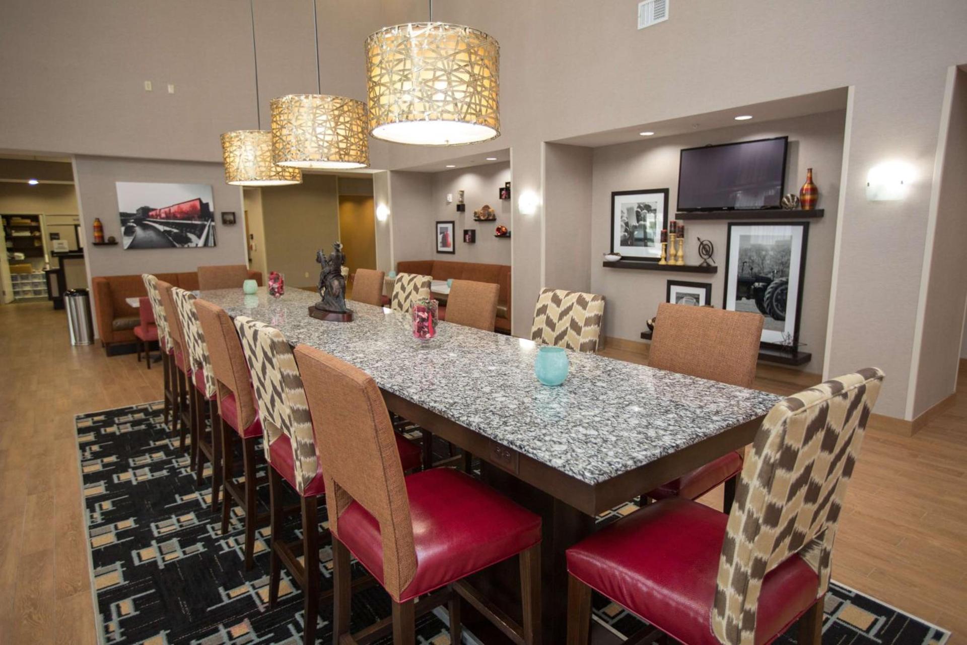Hampton Inn & Suites Oklahoma City Airport photo 6