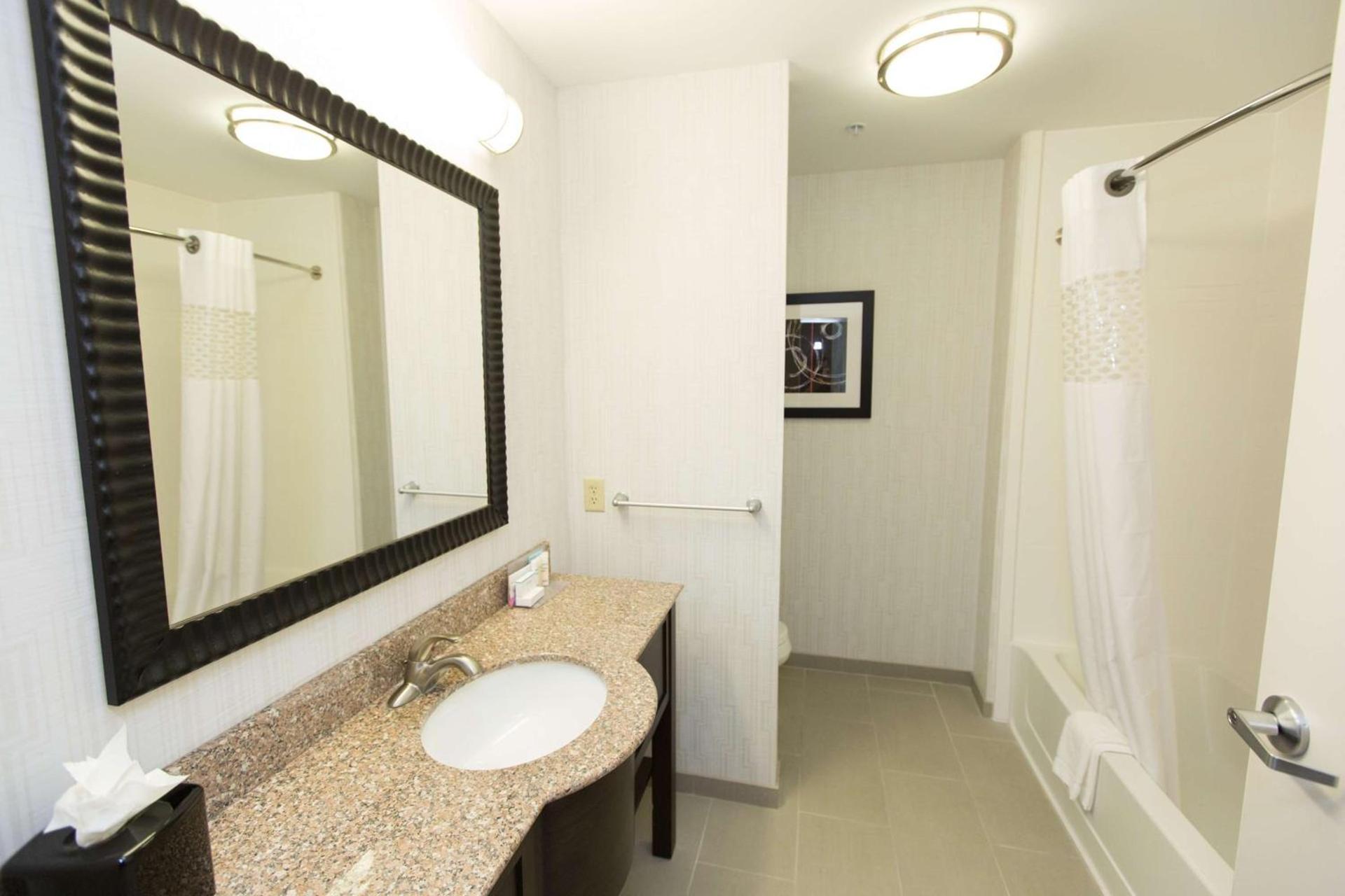Hampton Inn & Suites Oklahoma City Airport photo 20