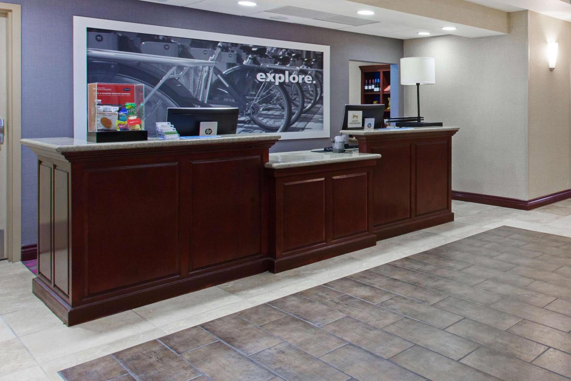 Hampton Inn & Suites Oakland Airport-Alameda photo 4