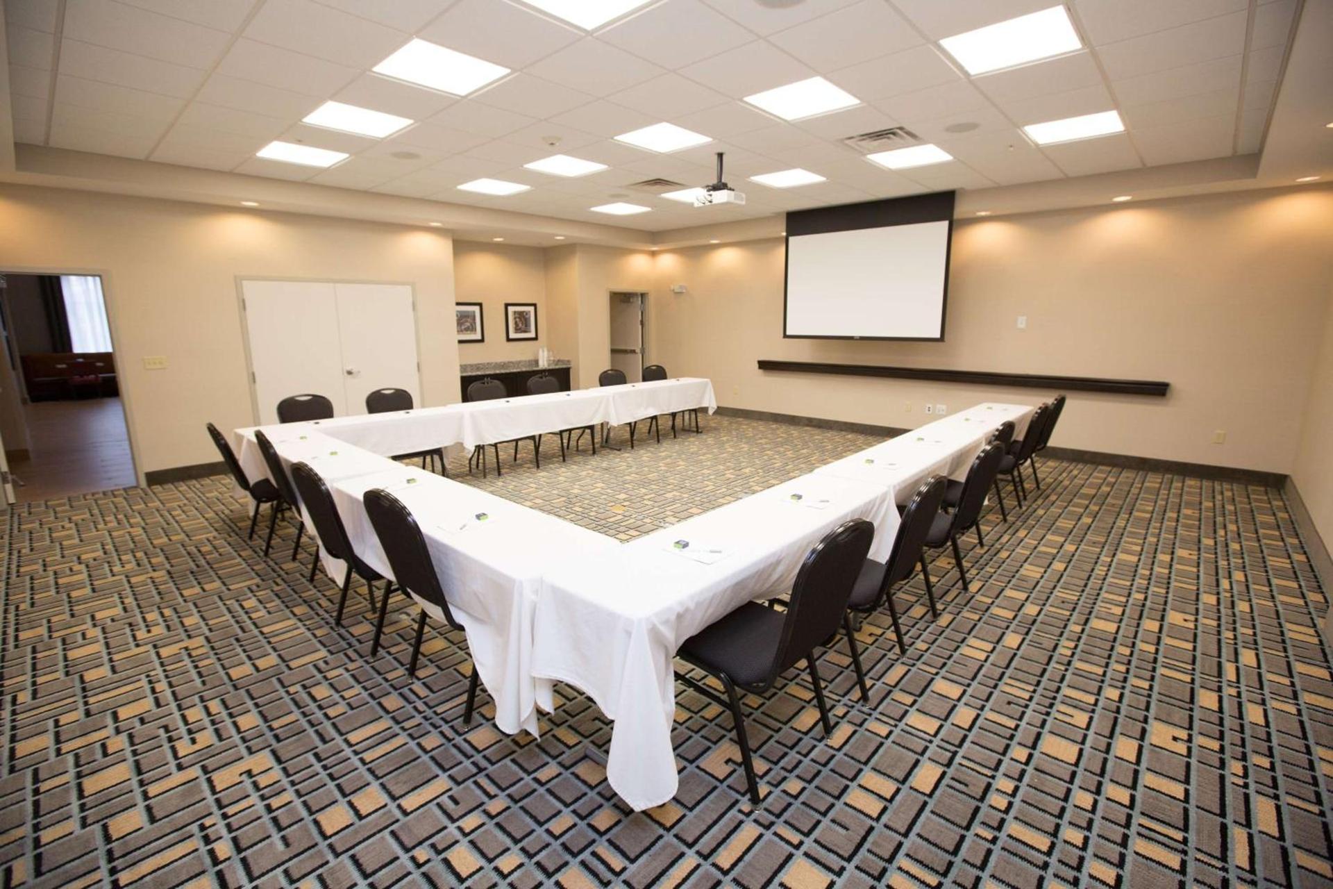 Hampton Inn & Suites Oklahoma City Airport photo 27