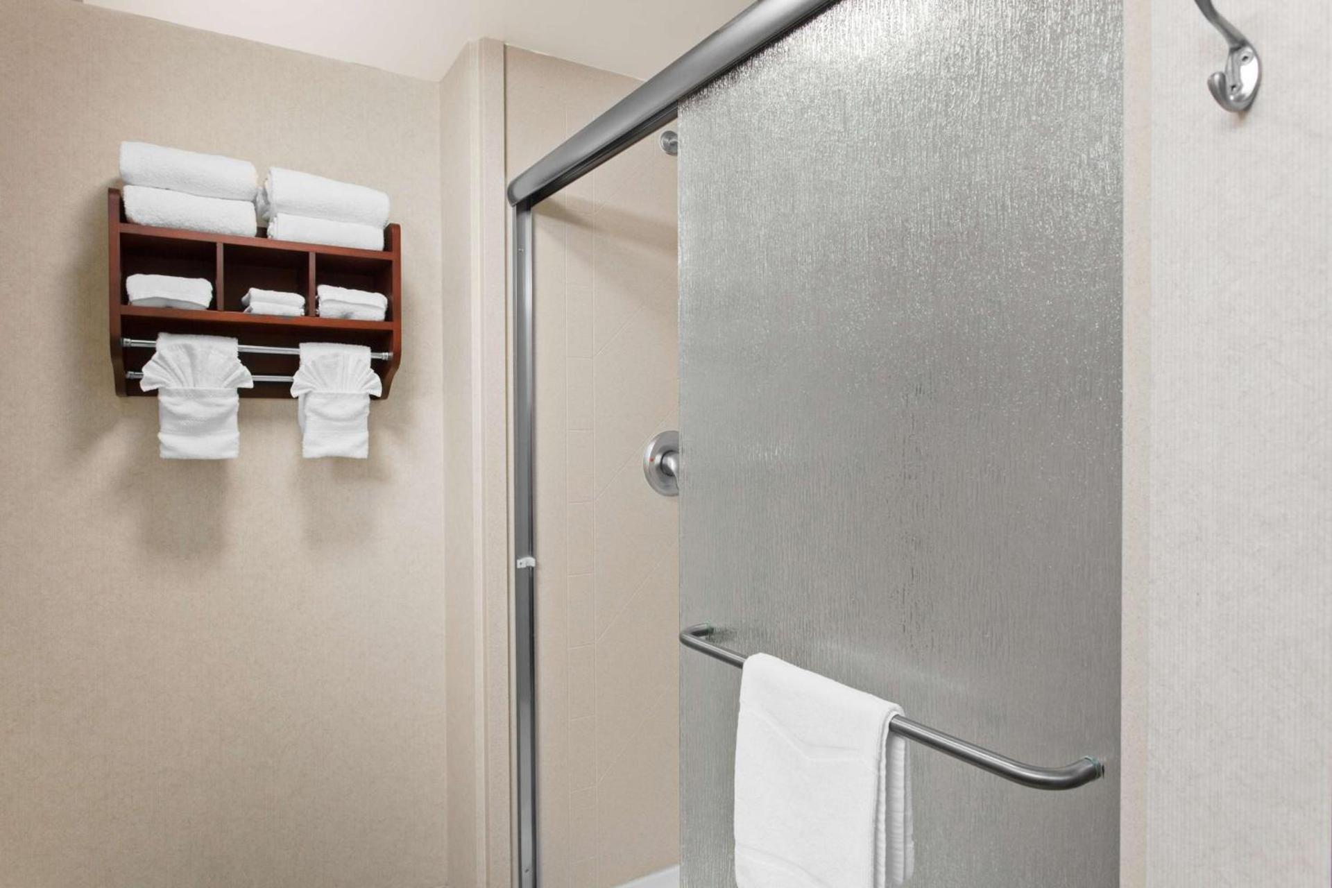 Hampton Inn & Suites Oakland Airport-Alameda photo 21