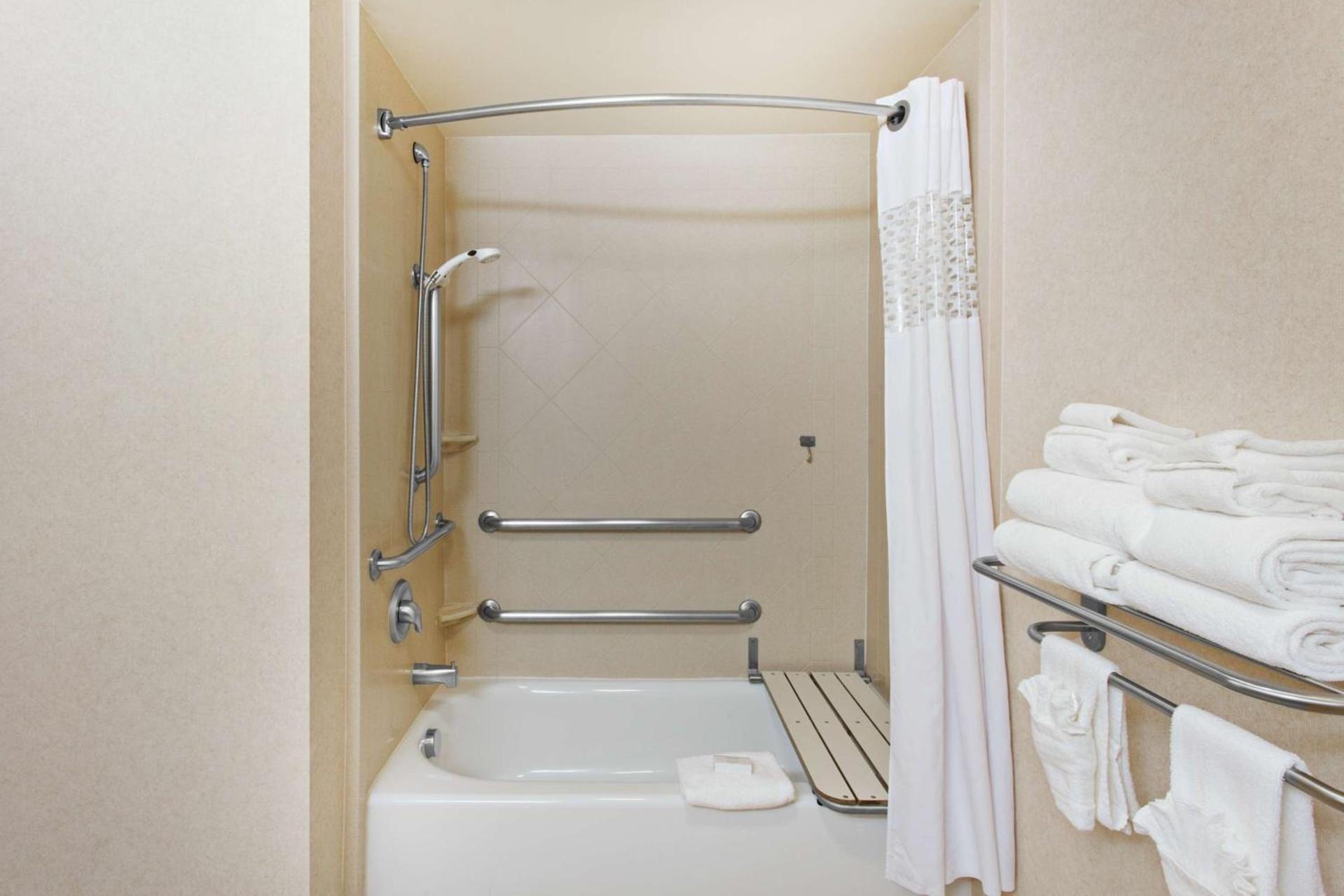 Hampton Inn & Suites Oakland Airport-Alameda photo 22