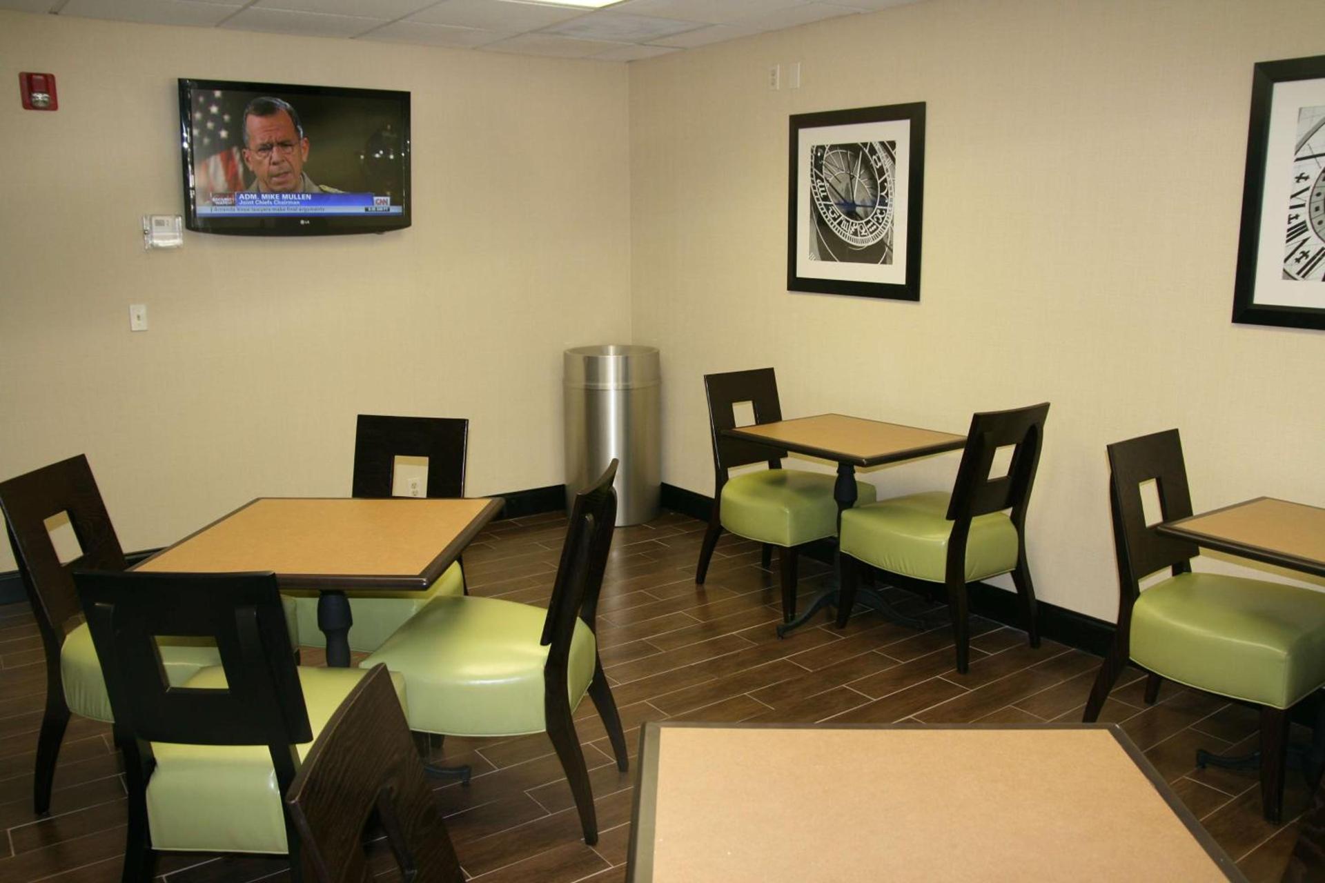 Hampton Inn Olive Branch photo 4