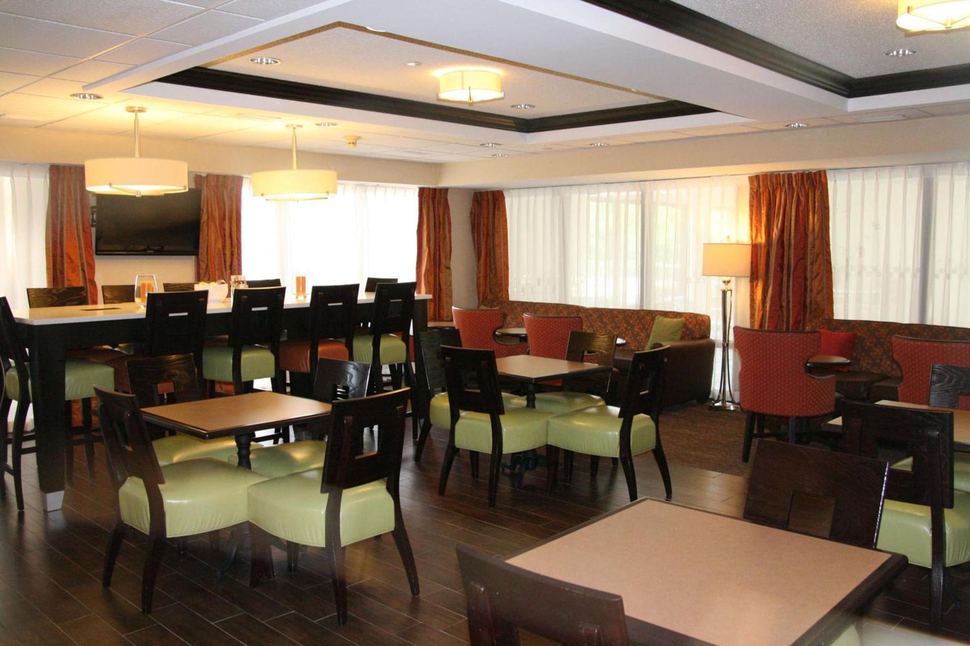 Hampton Inn Olive Branch photo 6