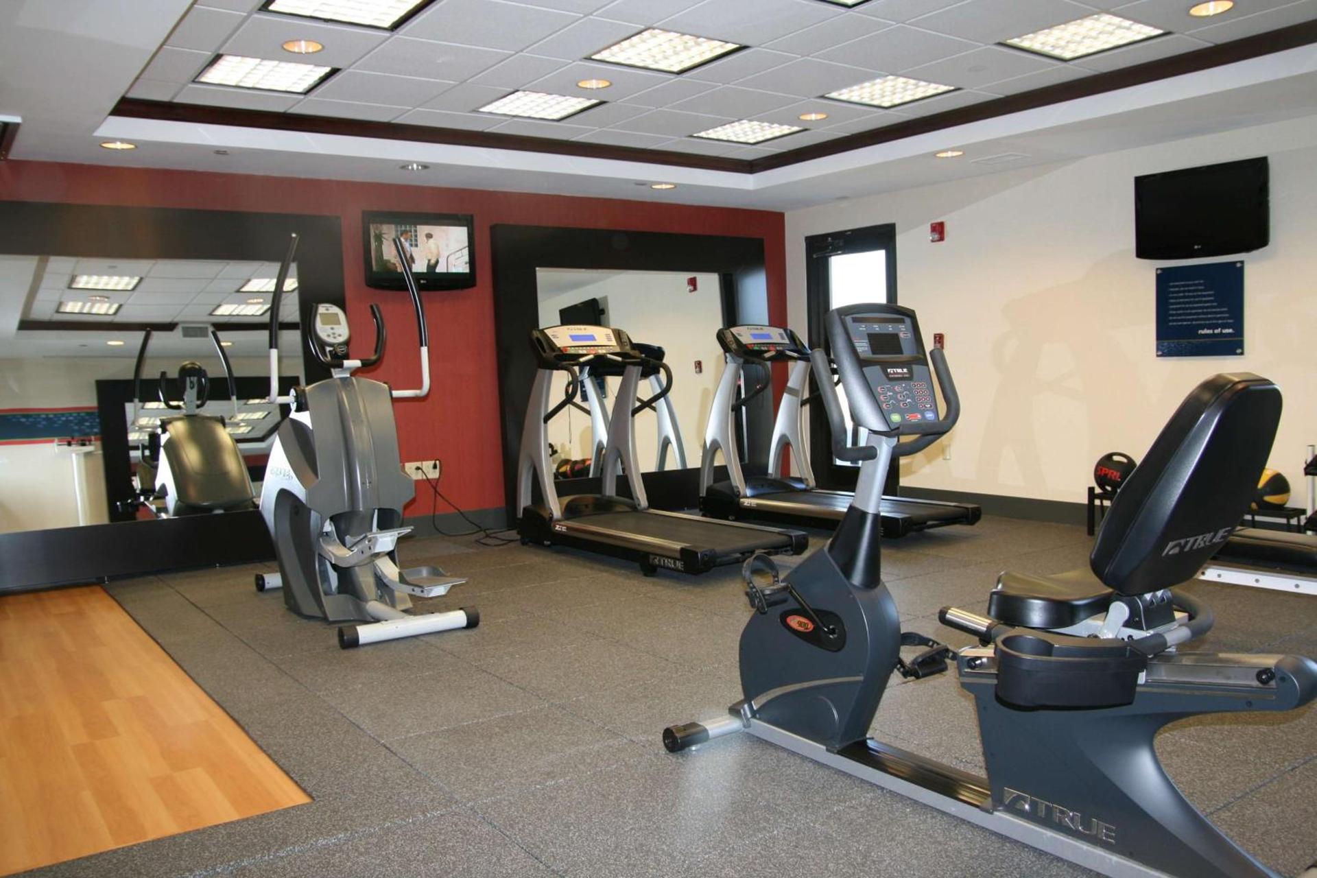 Hampton Inn Olive Branch photo 10