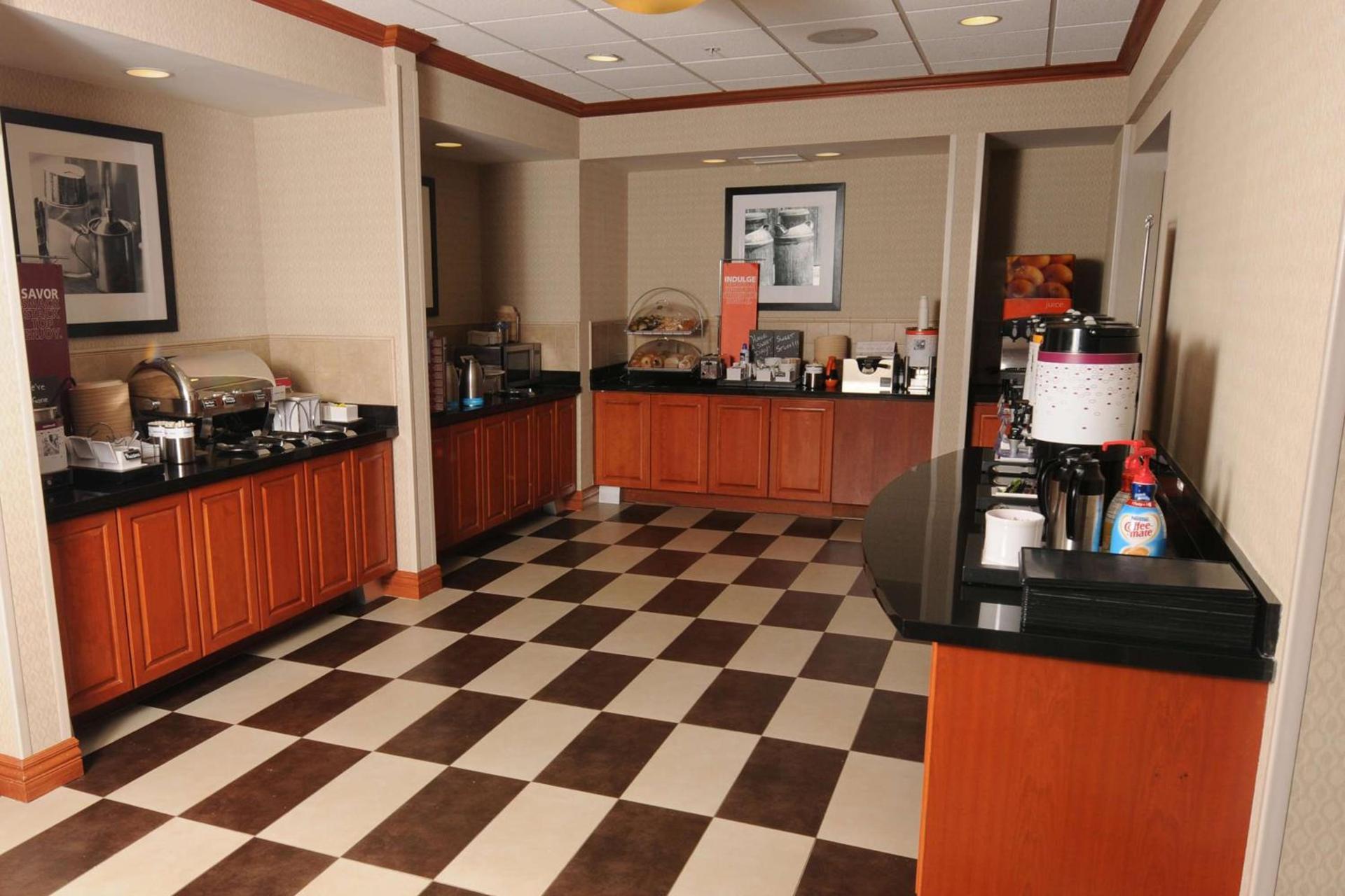 Newly Renovated Hampton Inn Omaha West Lakeside photo 12