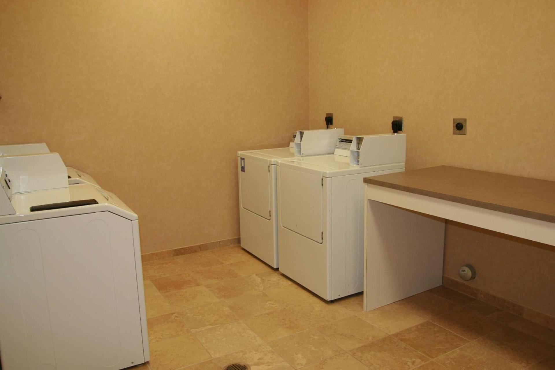 Newly Renovated Hampton Inn Omaha West Lakeside photo 37
